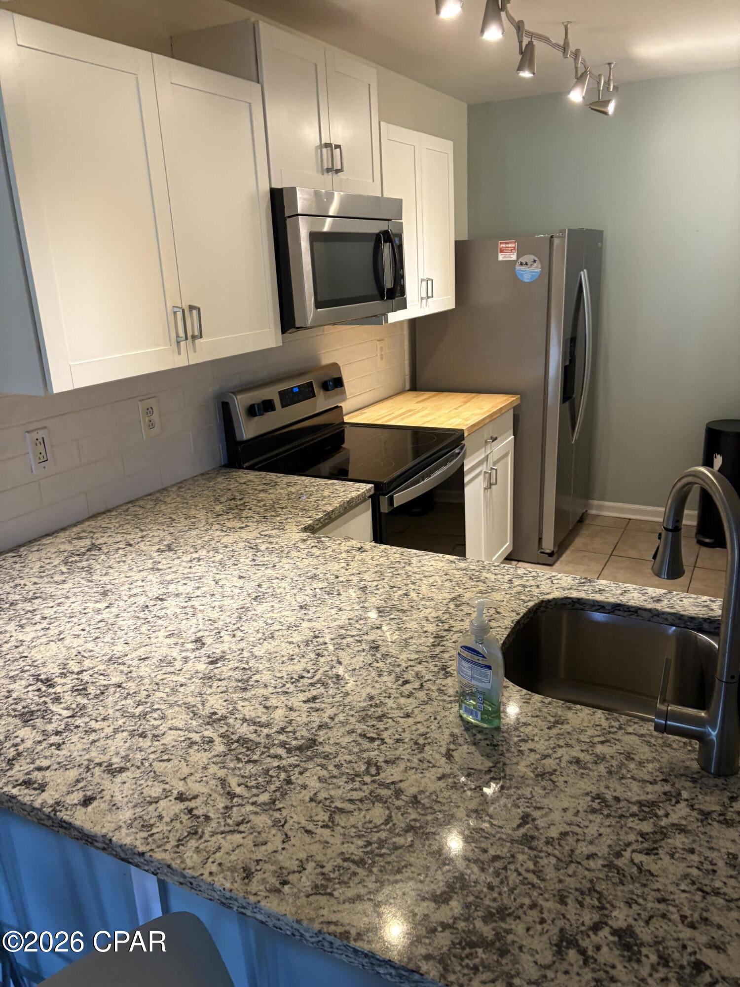 Edgewater Golf Villas V-B - Residential