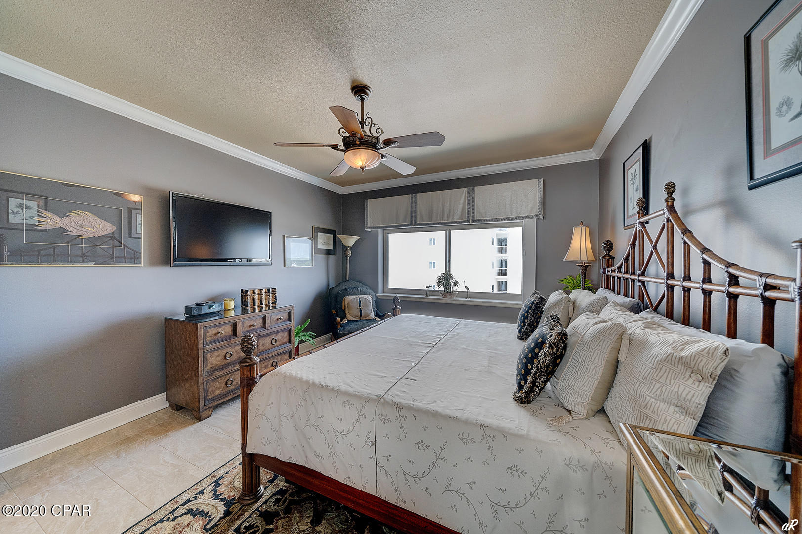 Summerwinds Condo - Residential