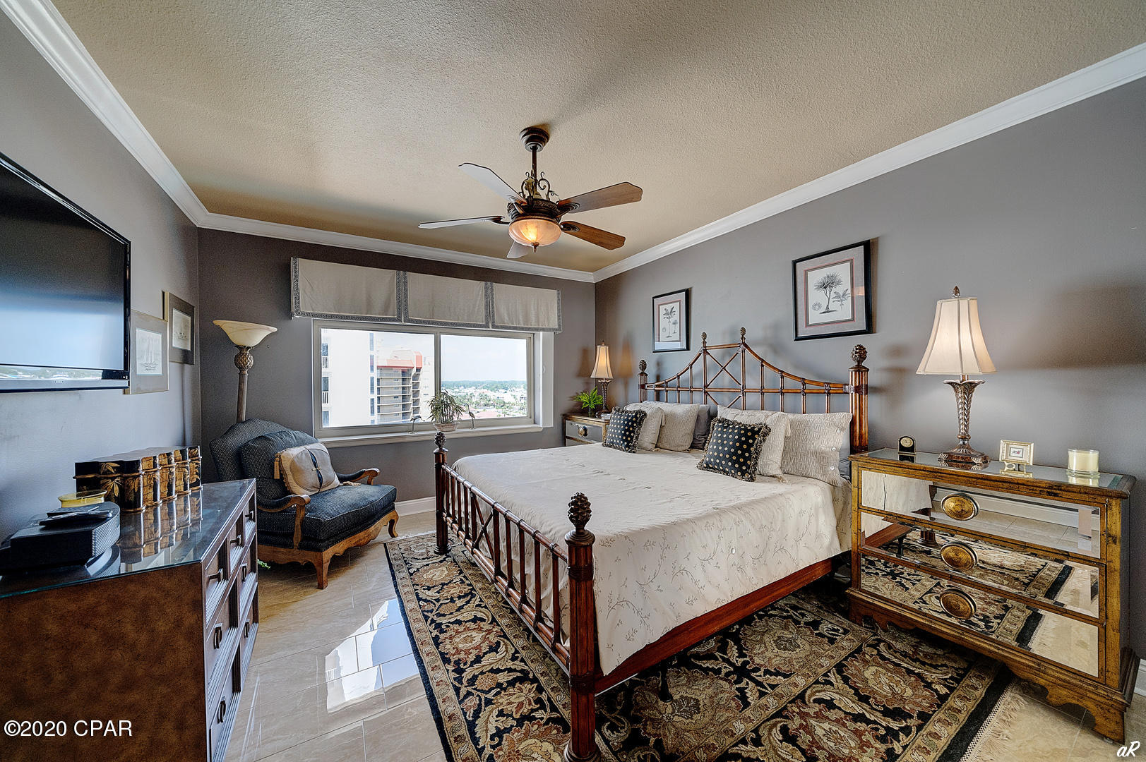 Summerwinds Condo - Residential