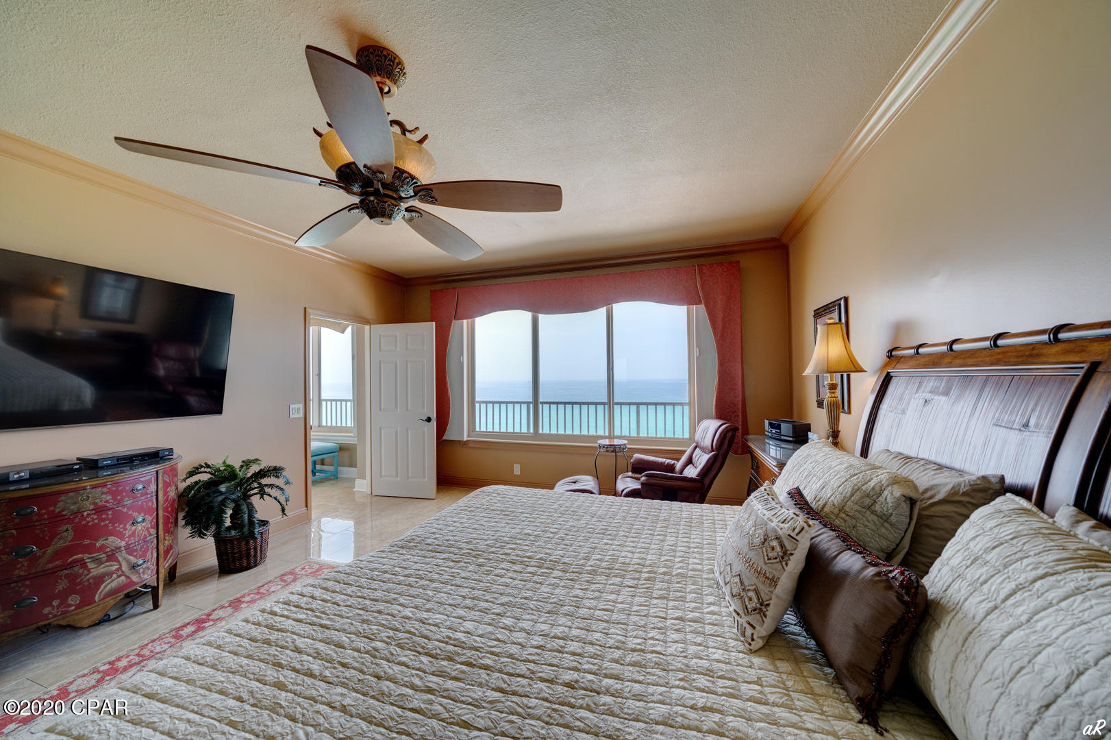 Summerwinds Condo - Residential