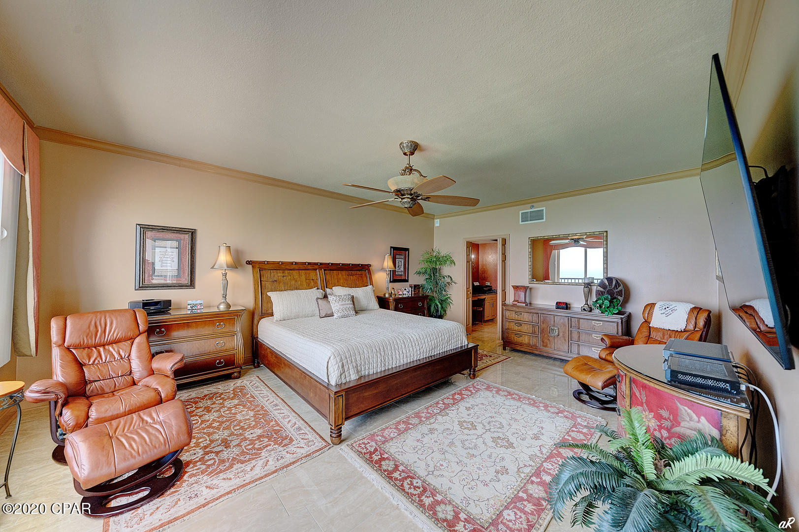 Summerwinds Condo - Residential