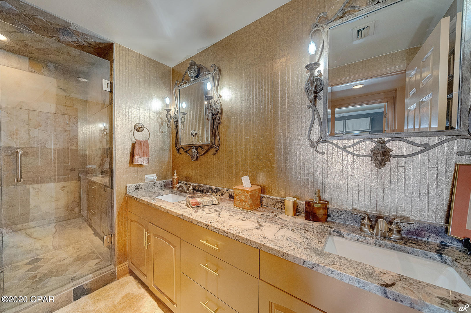 Summerwinds Condo - Residential