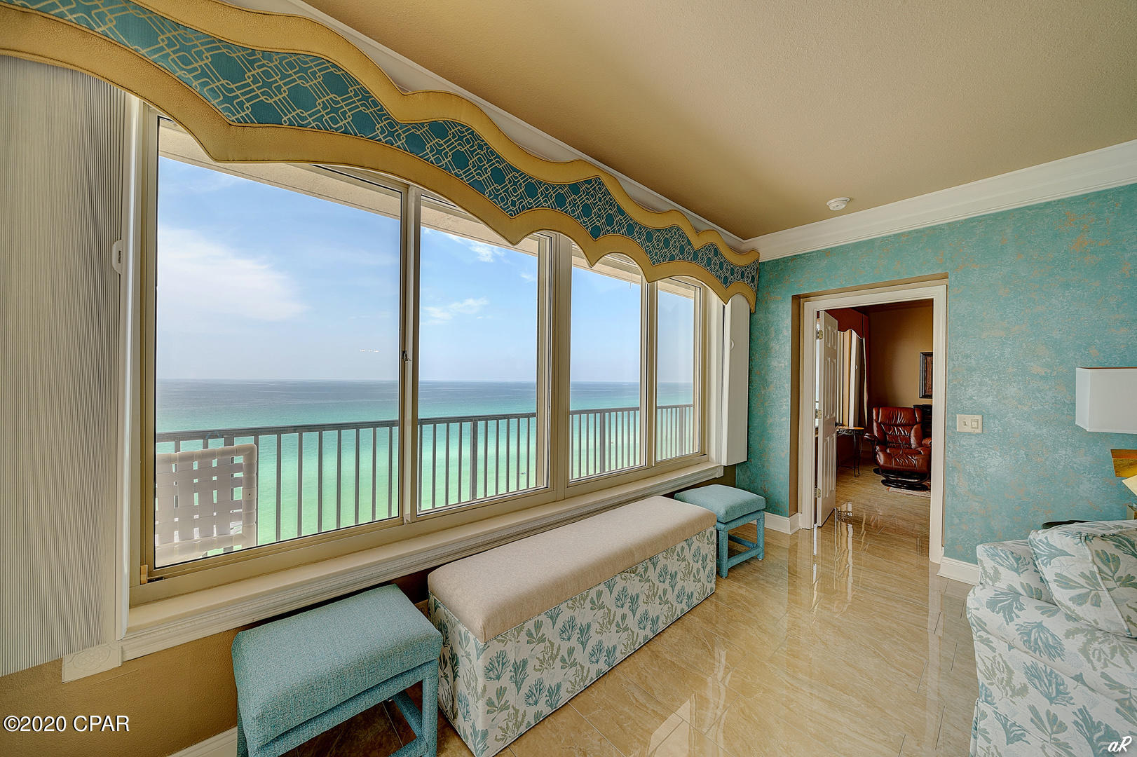 Summerwinds Condo - Residential