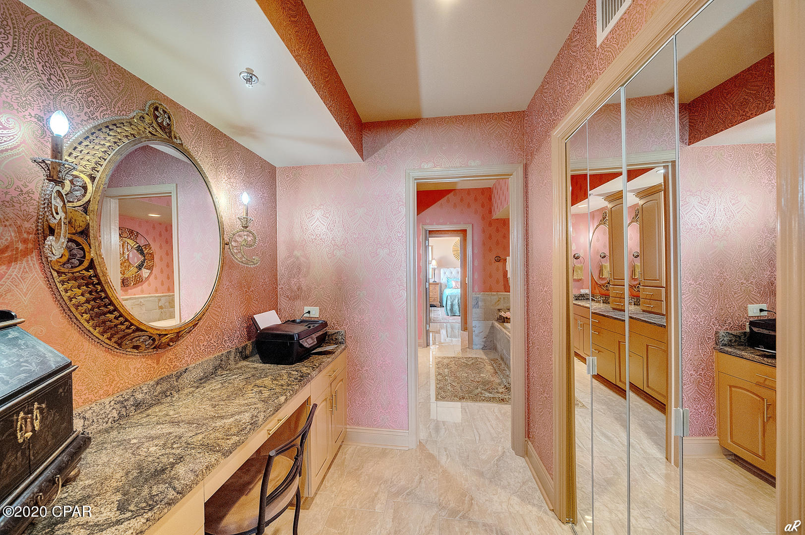 Summerwinds Condo - Residential