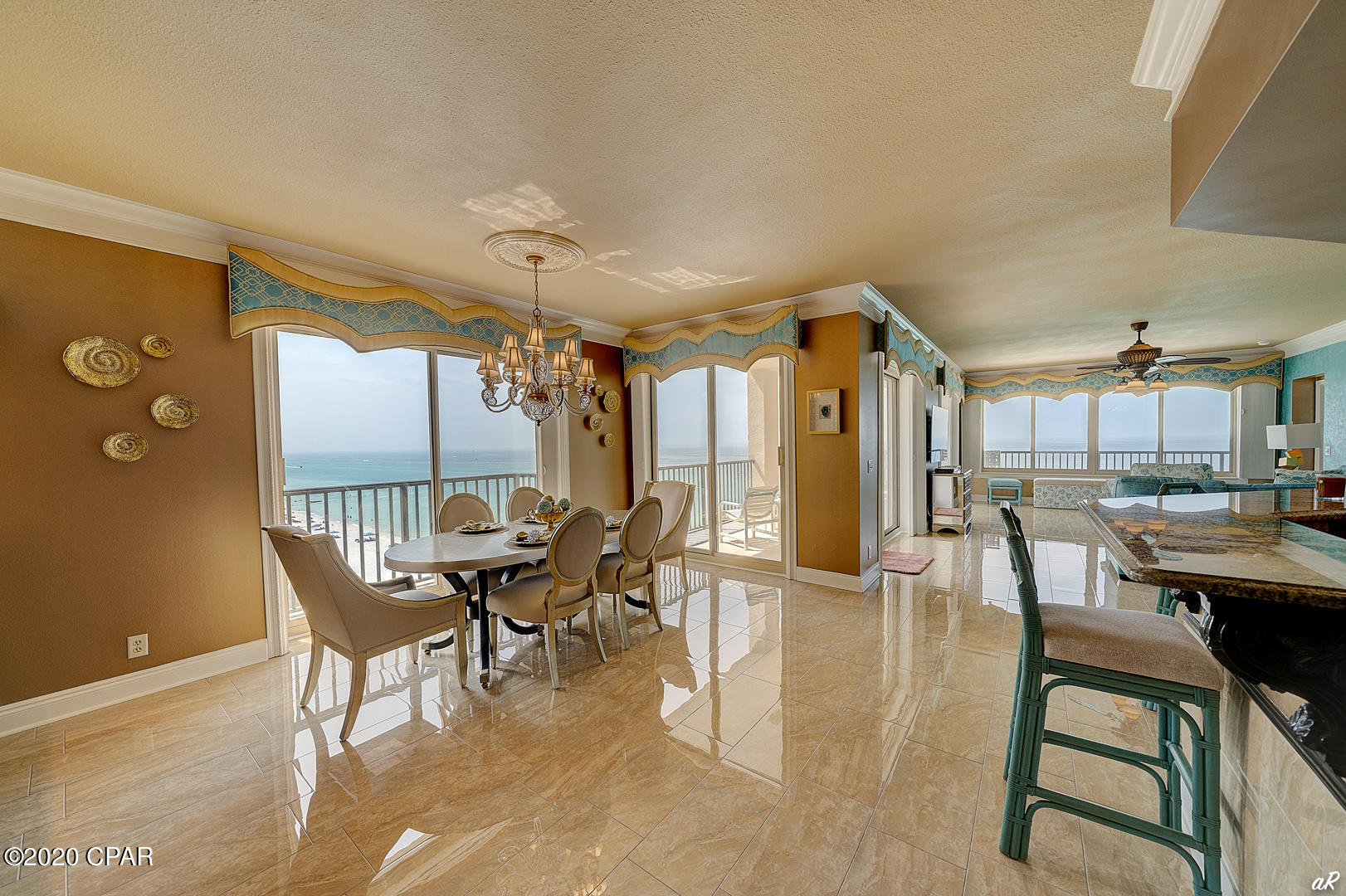 Summerwinds Condo - Residential