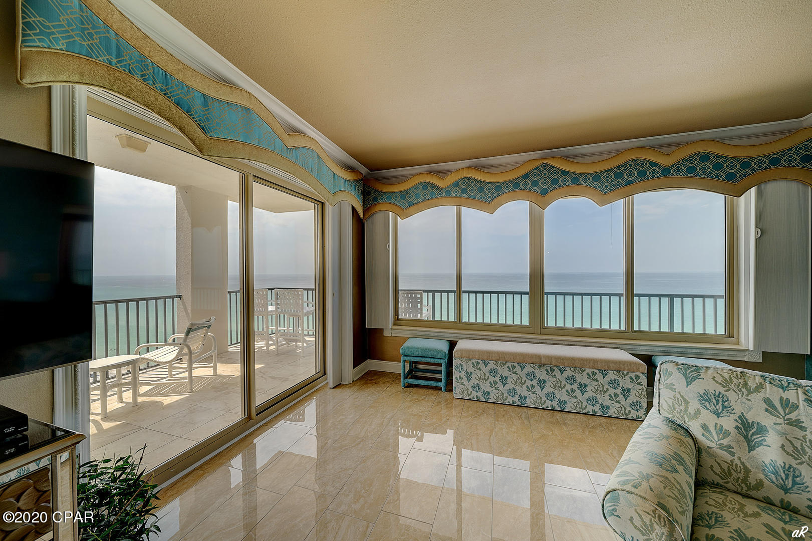 Summerwinds Condo - Residential