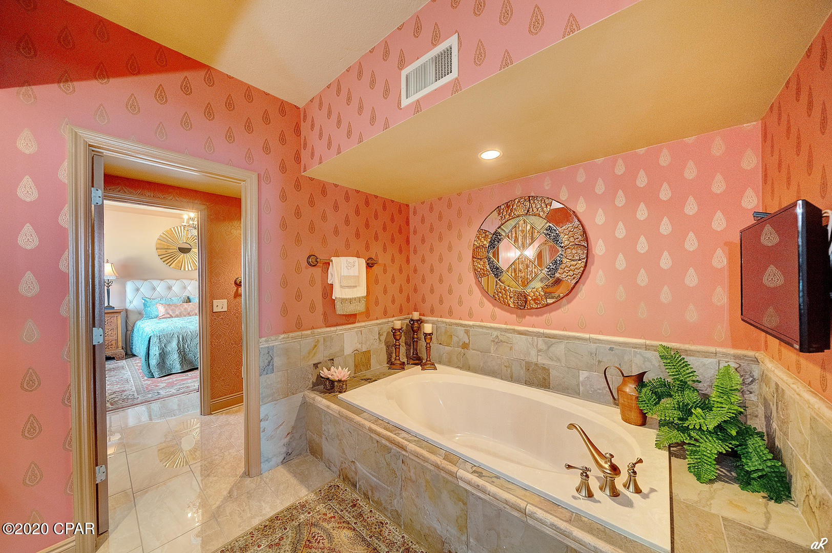 Summerwinds Condo - Residential