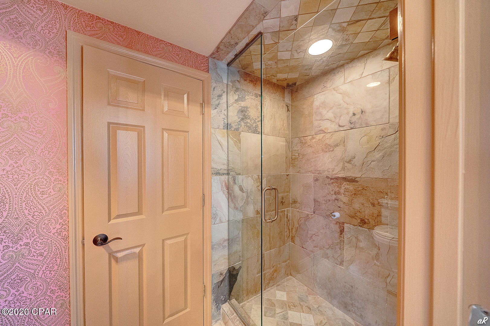 Summerwinds Condo - Residential