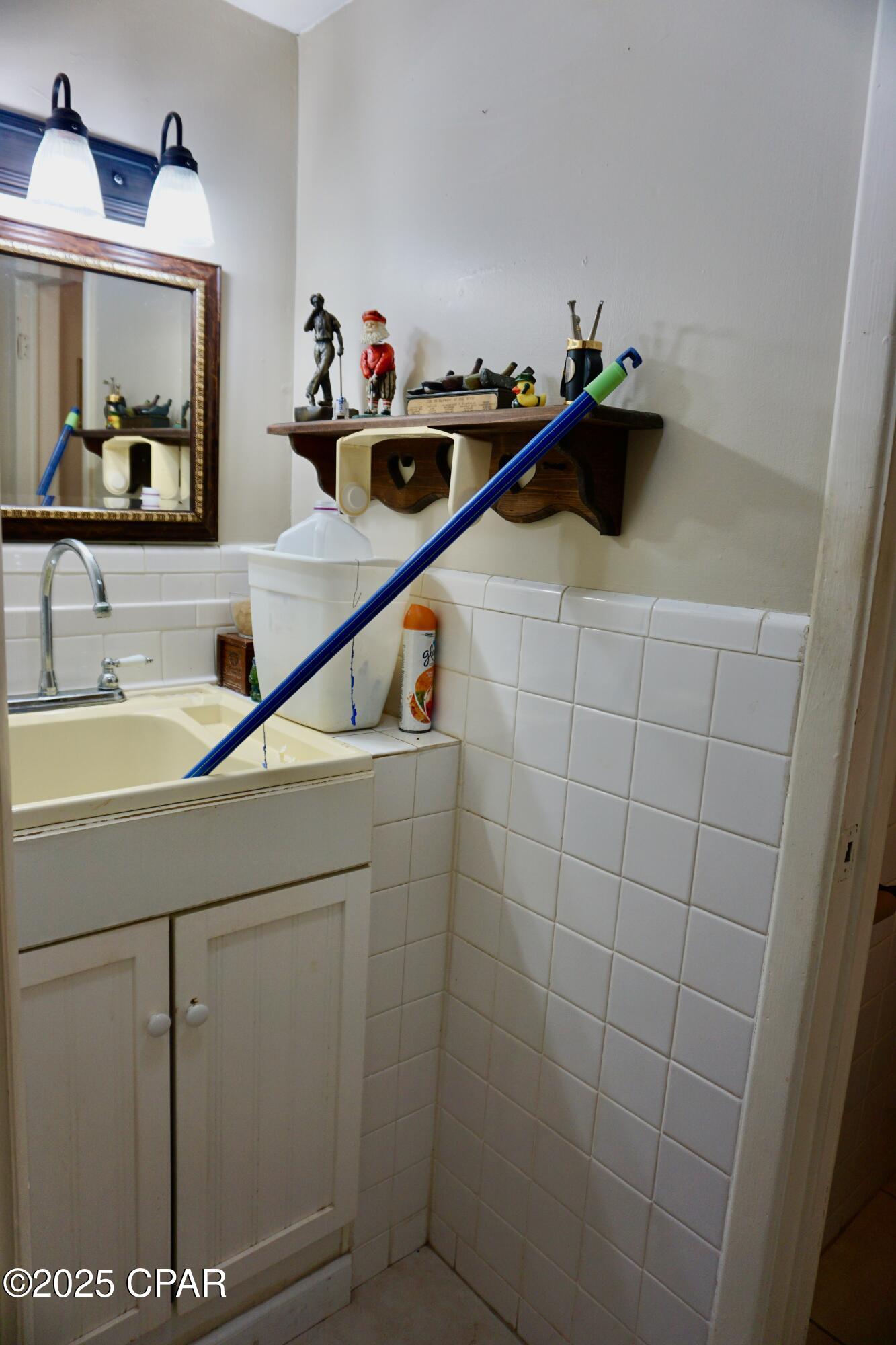 [No Recorded Subdiv] - Commercial Sale