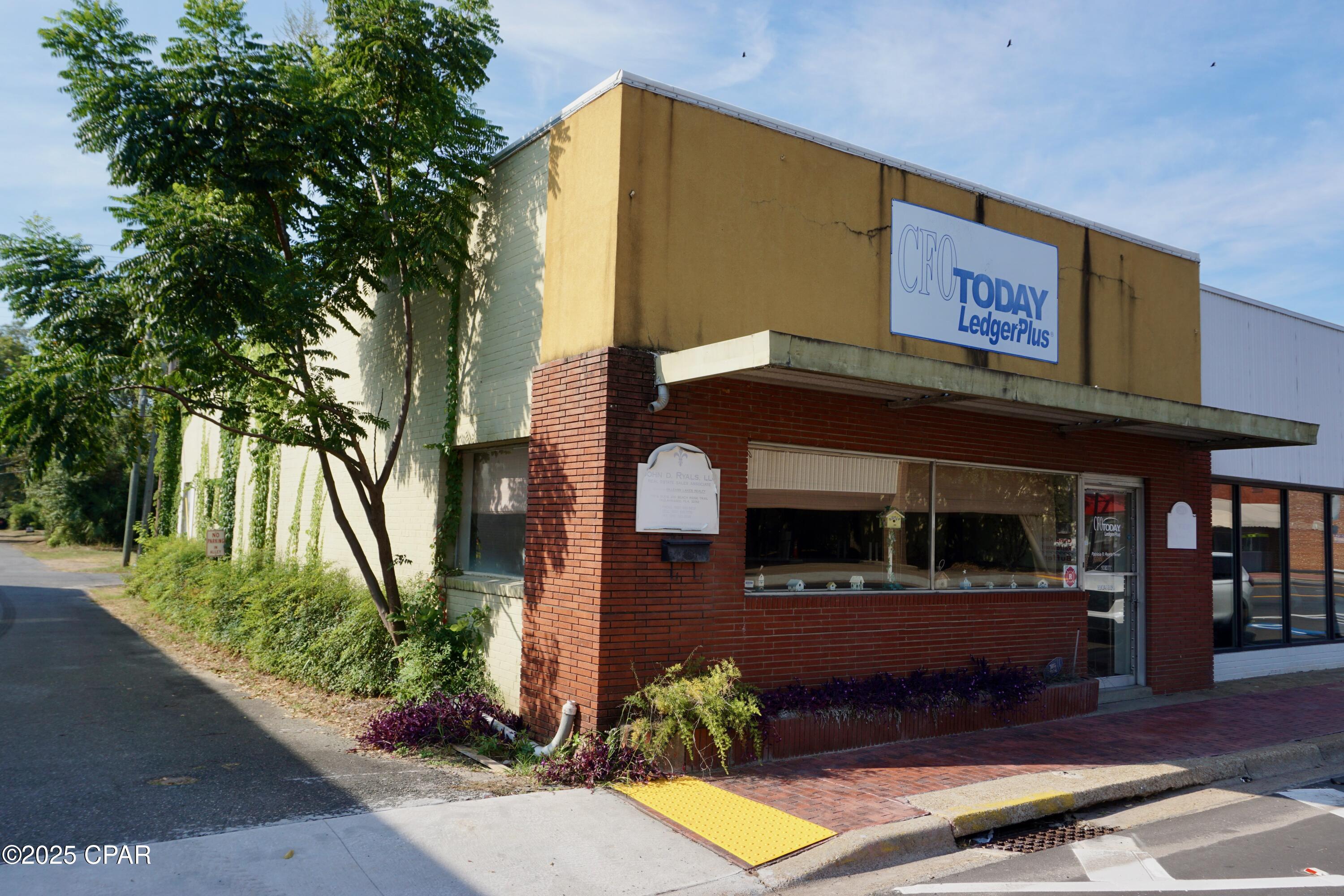 [No Recorded Subdiv] - Commercial Sale