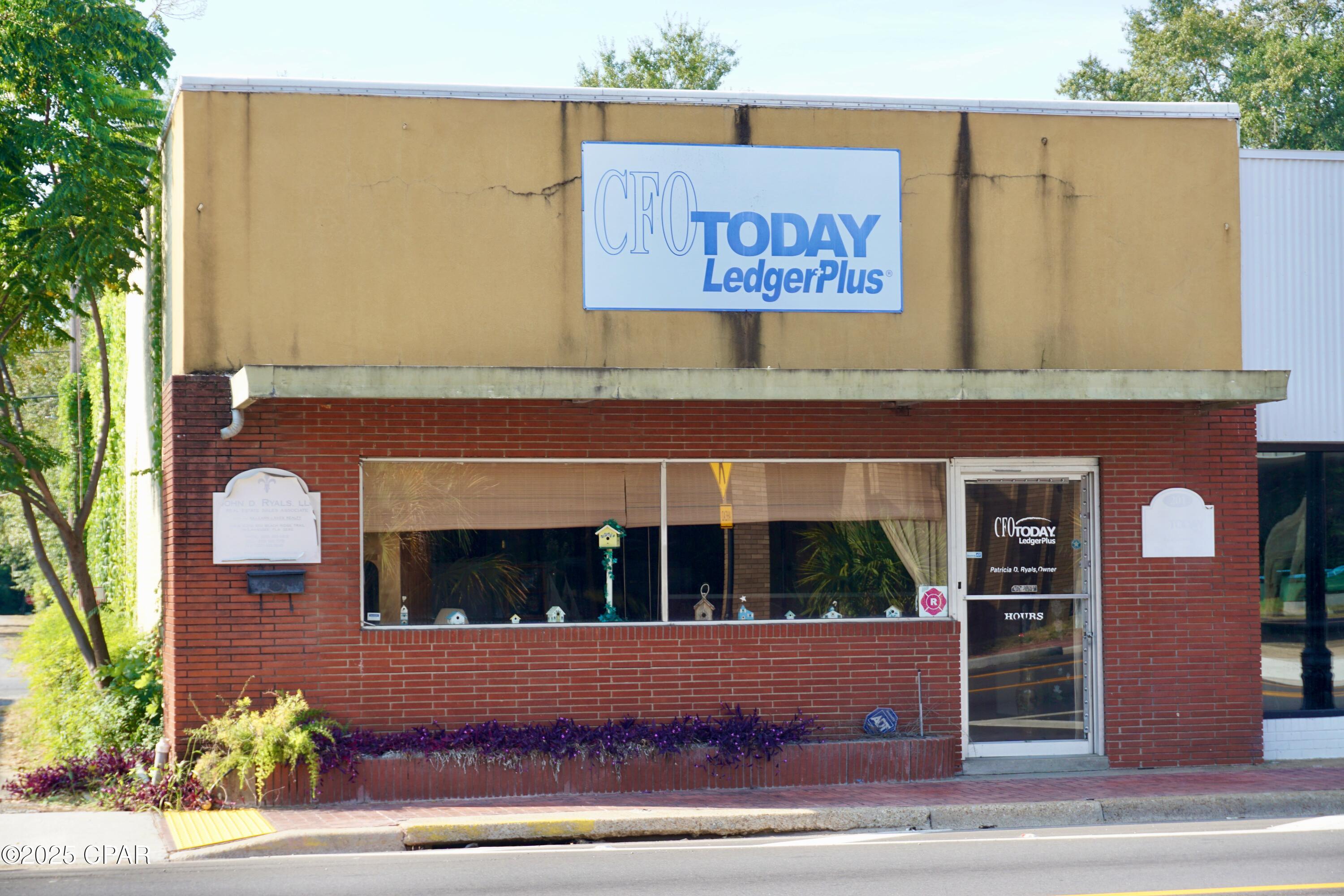 [No Recorded Subdiv] - Commercial Sale