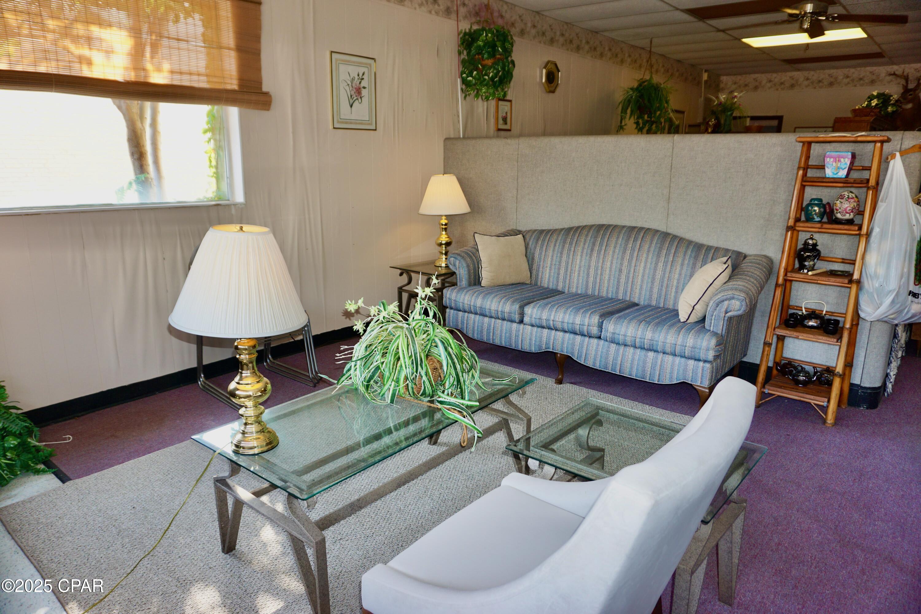 [No Recorded Subdiv] - Commercial Sale