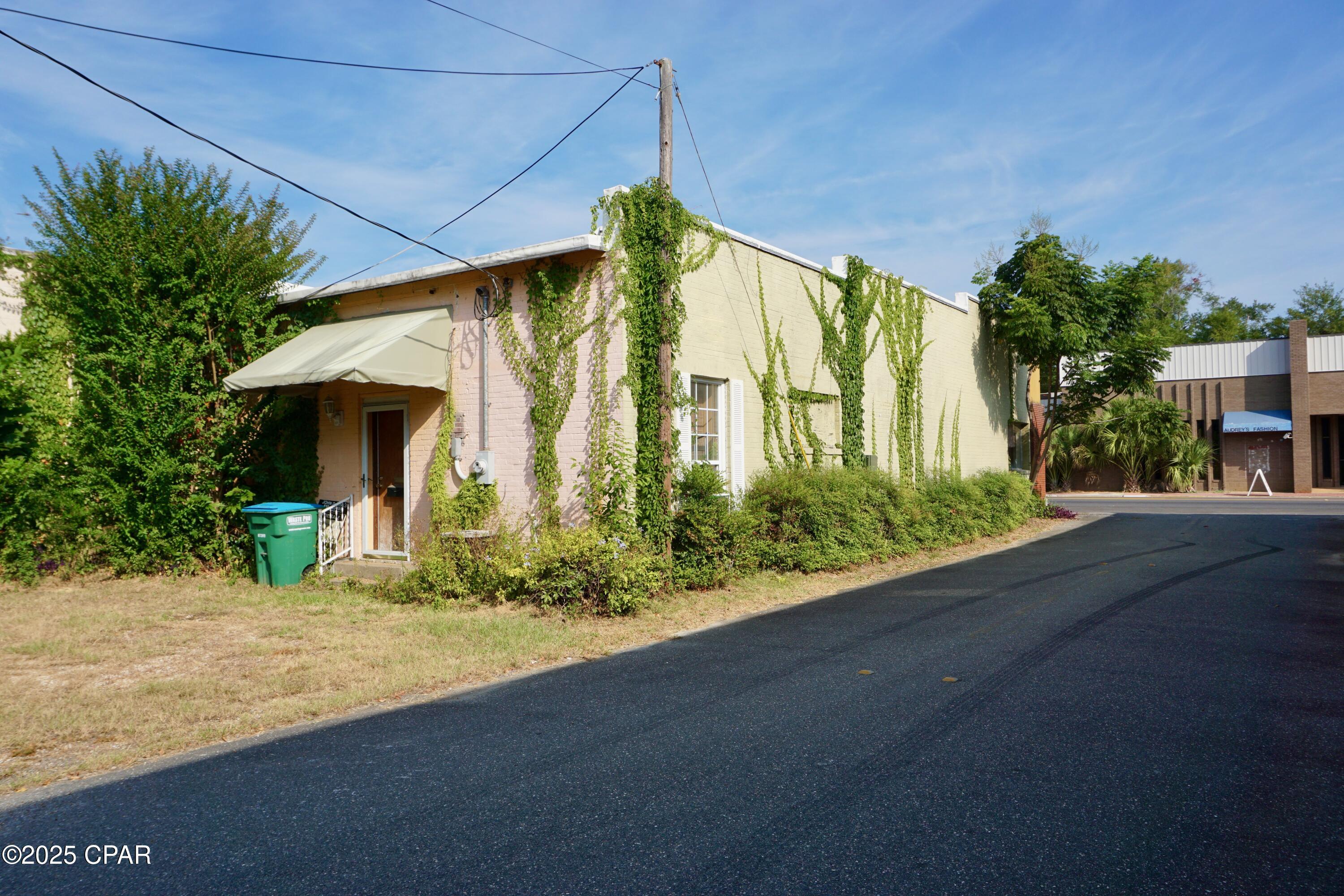 [No Recorded Subdiv] - Commercial Sale