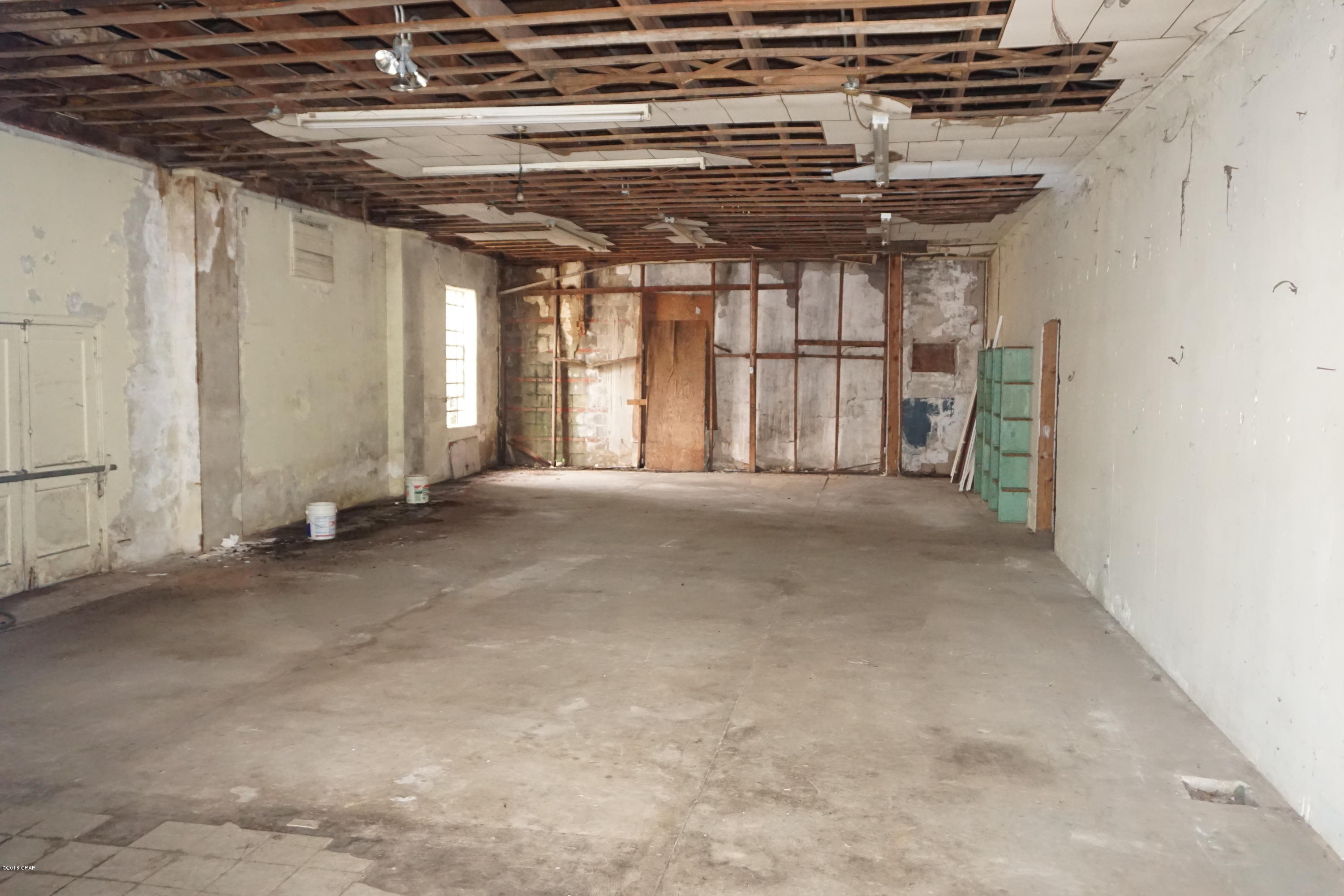 [No Recorded Subdiv] - Commercial Sale