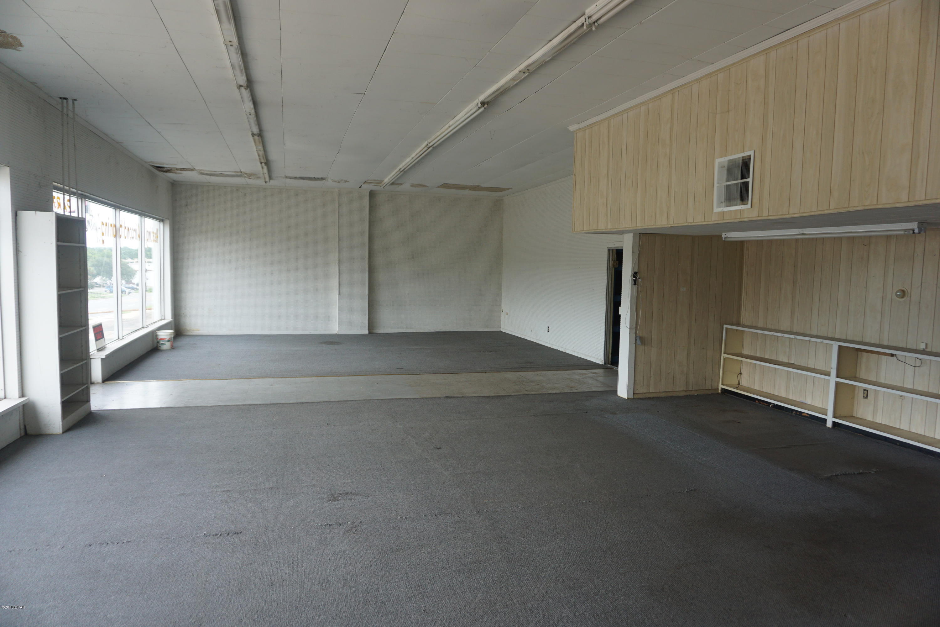 [No Recorded Subdiv] - Commercial Sale