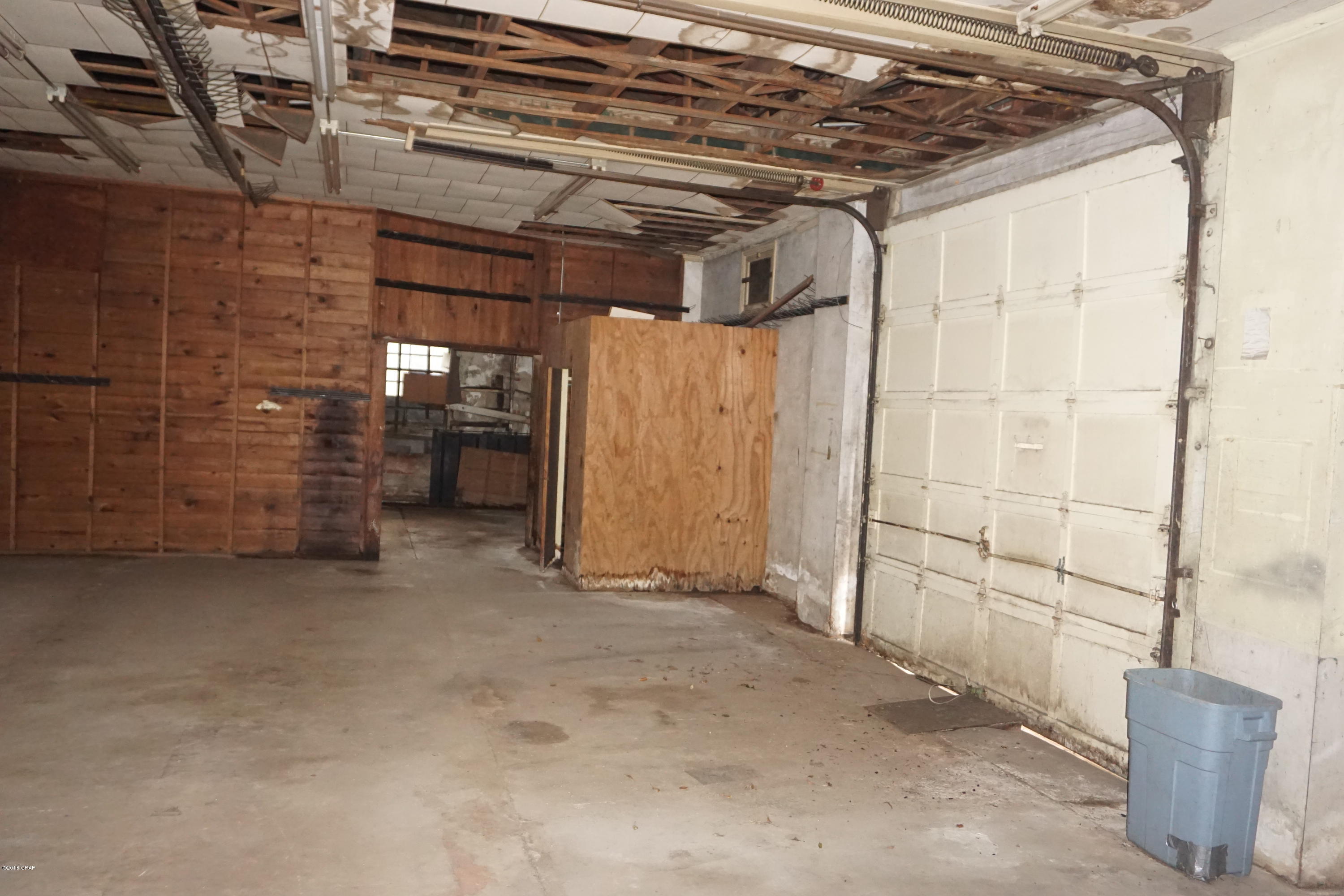 [No Recorded Subdiv] - Commercial Sale