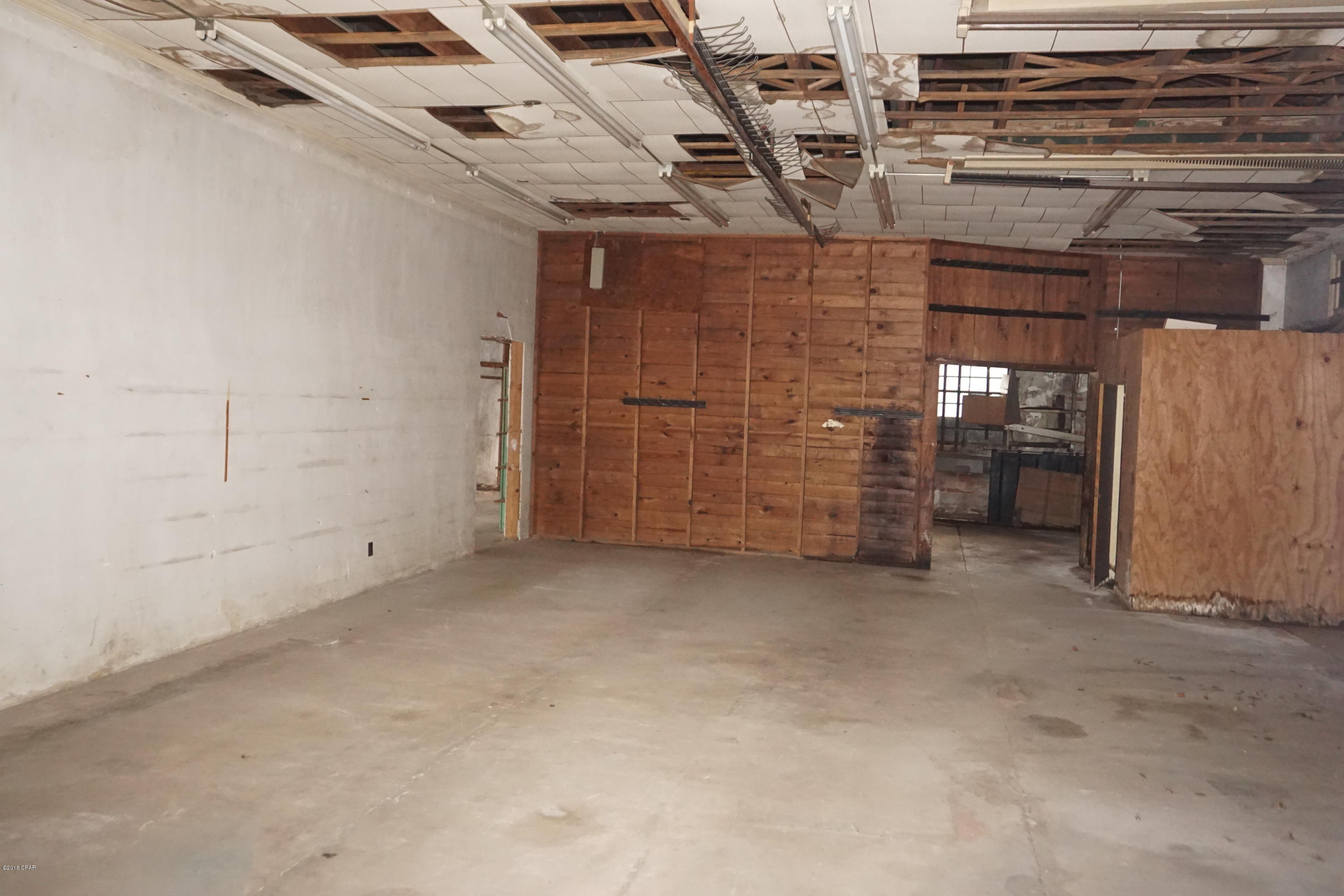 [No Recorded Subdiv] - Commercial Sale