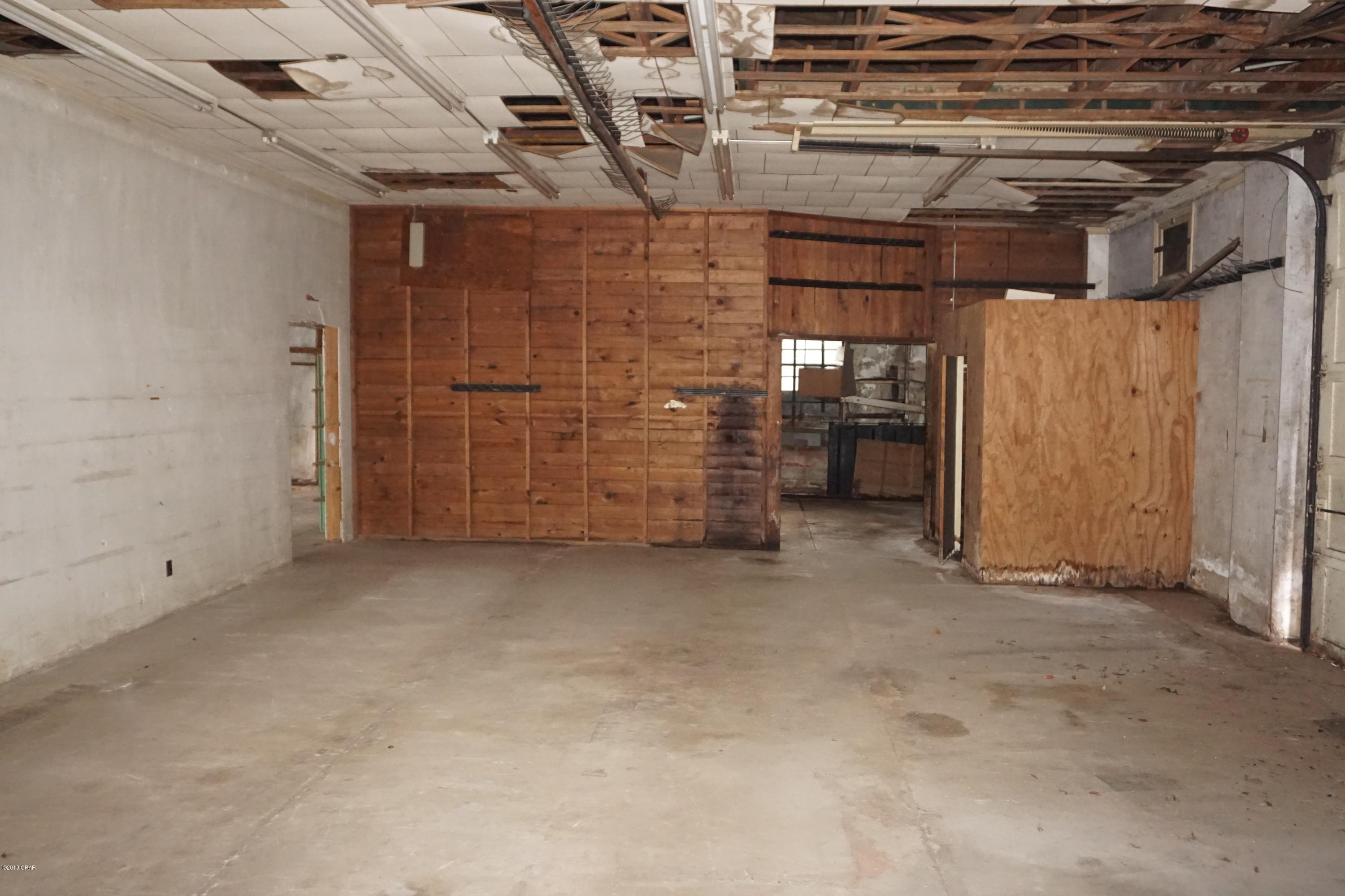 [No Recorded Subdiv] - Commercial Sale