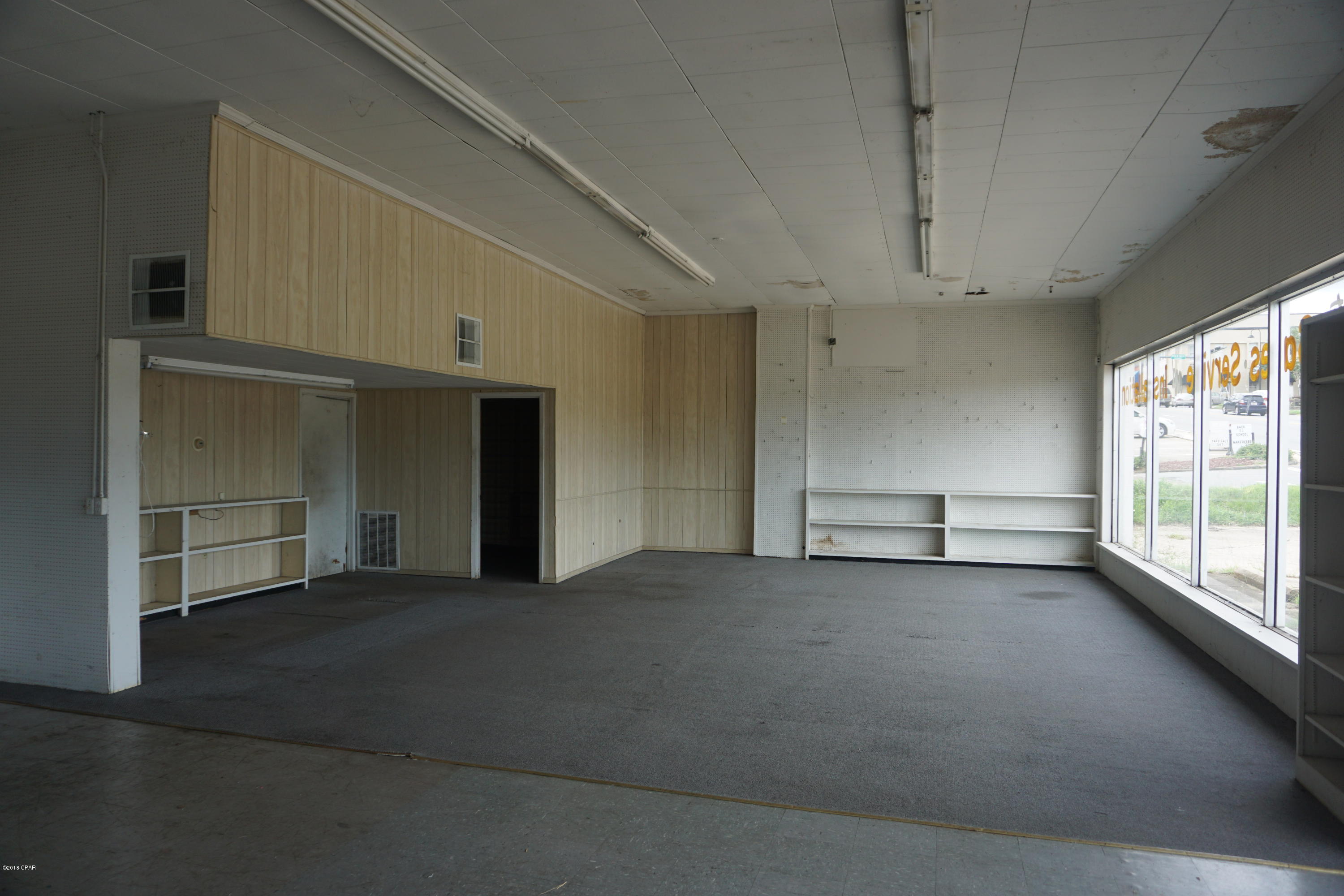 [No Recorded Subdiv] - Commercial Sale