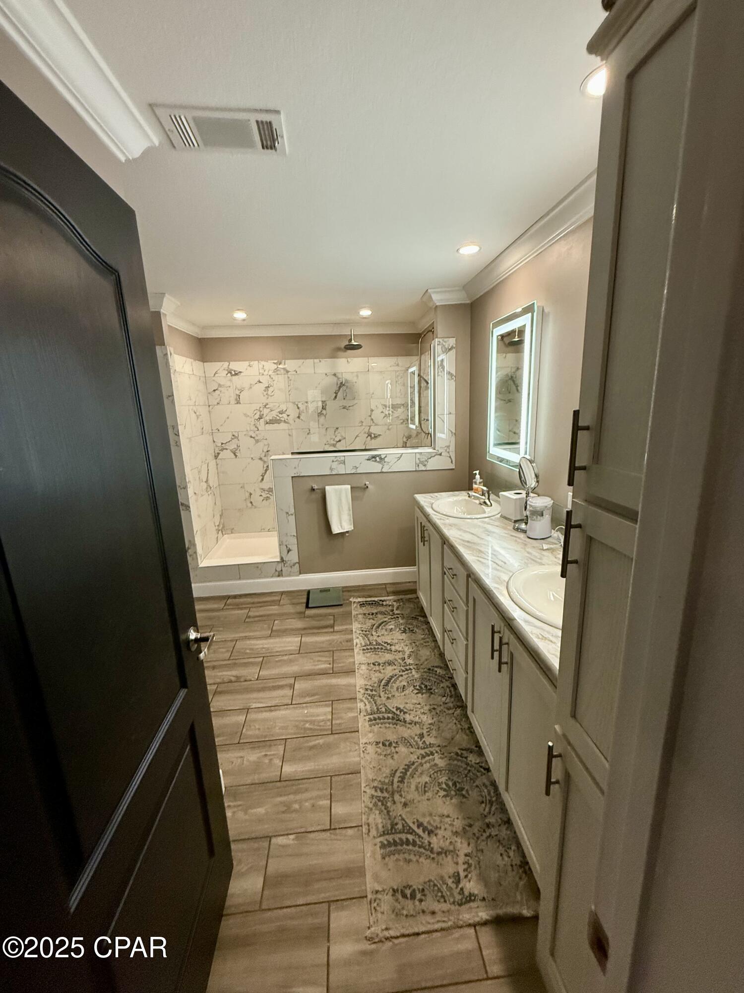 Paradise Lakes - Residential