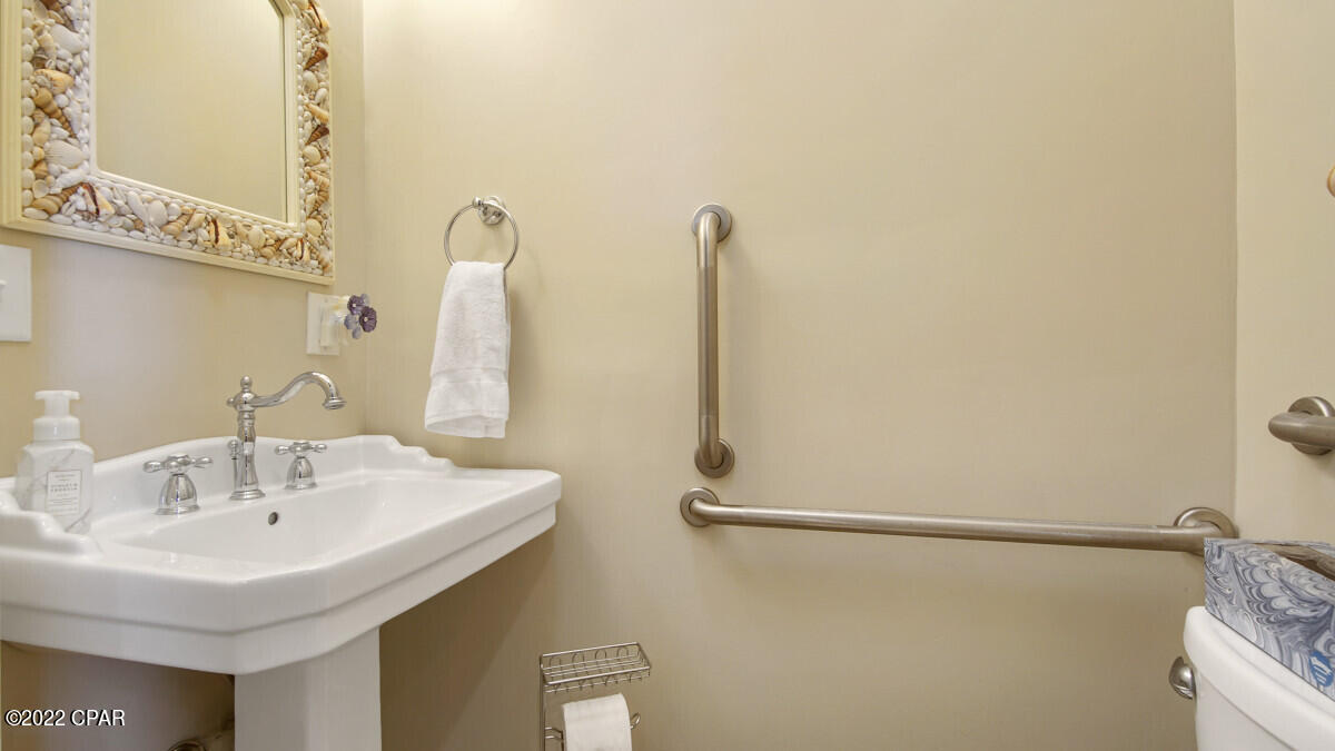 Kirkland Manor - Residential