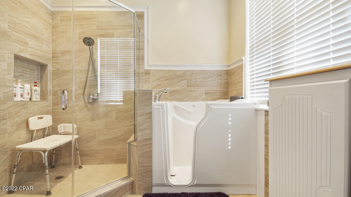 Kirkland Manor - Residential