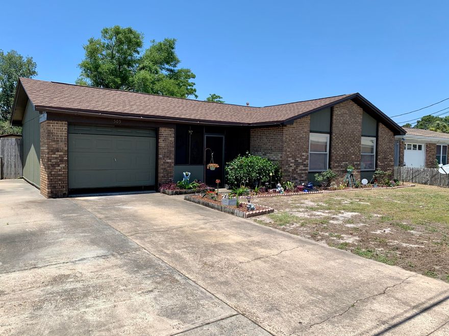 'CURRENTLY UNDER CONTRACT, SELLER ACCEPTING BACKUP OFFERS' - Great find in Bahama Beach! Quaint 3 bedroom 2 bath home on large lot, located 3 blocks to the white sandy beaches of the Gulf of Mexico. Lots of potential here! Home is waiting for your personal updates and is perfect for a young family just starting out, a weekend getaway for the family or the empty-nester ready to relax at the beach. The back yard has plenty of room for a pool or additional workshop. Make an appointment to see this home! All measurements are approximate buyer to verify important information.