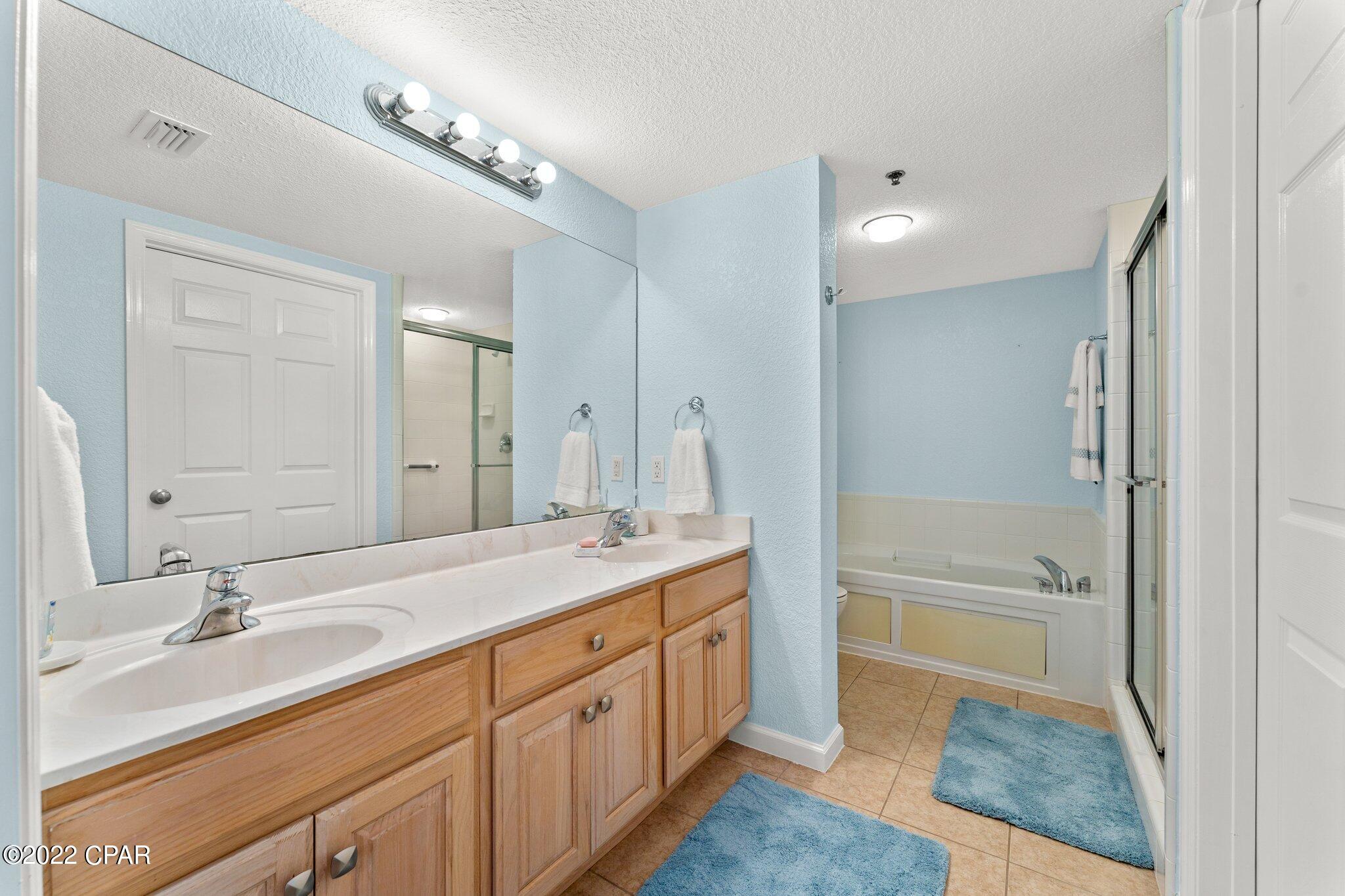 Hibiscus By The Bay - Residential