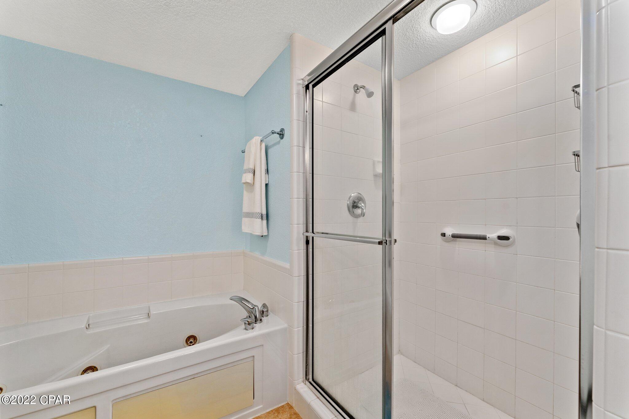 Hibiscus By The Bay - Residential