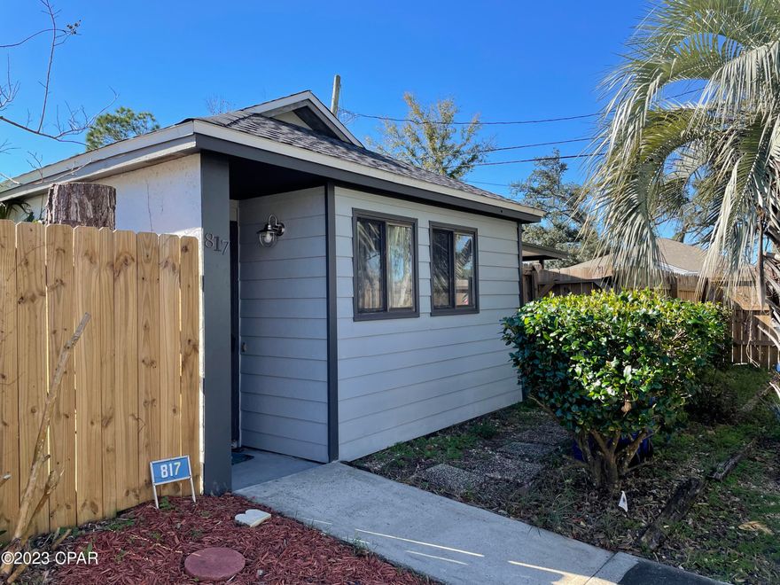 Spacious 2/2 patio apartment in the Garden Club area. This is a must see! Breakfast bar, large master bedroom, huge covered back patio. W/D included. No pets.
Apartment is occupied, call for an appointment to see.