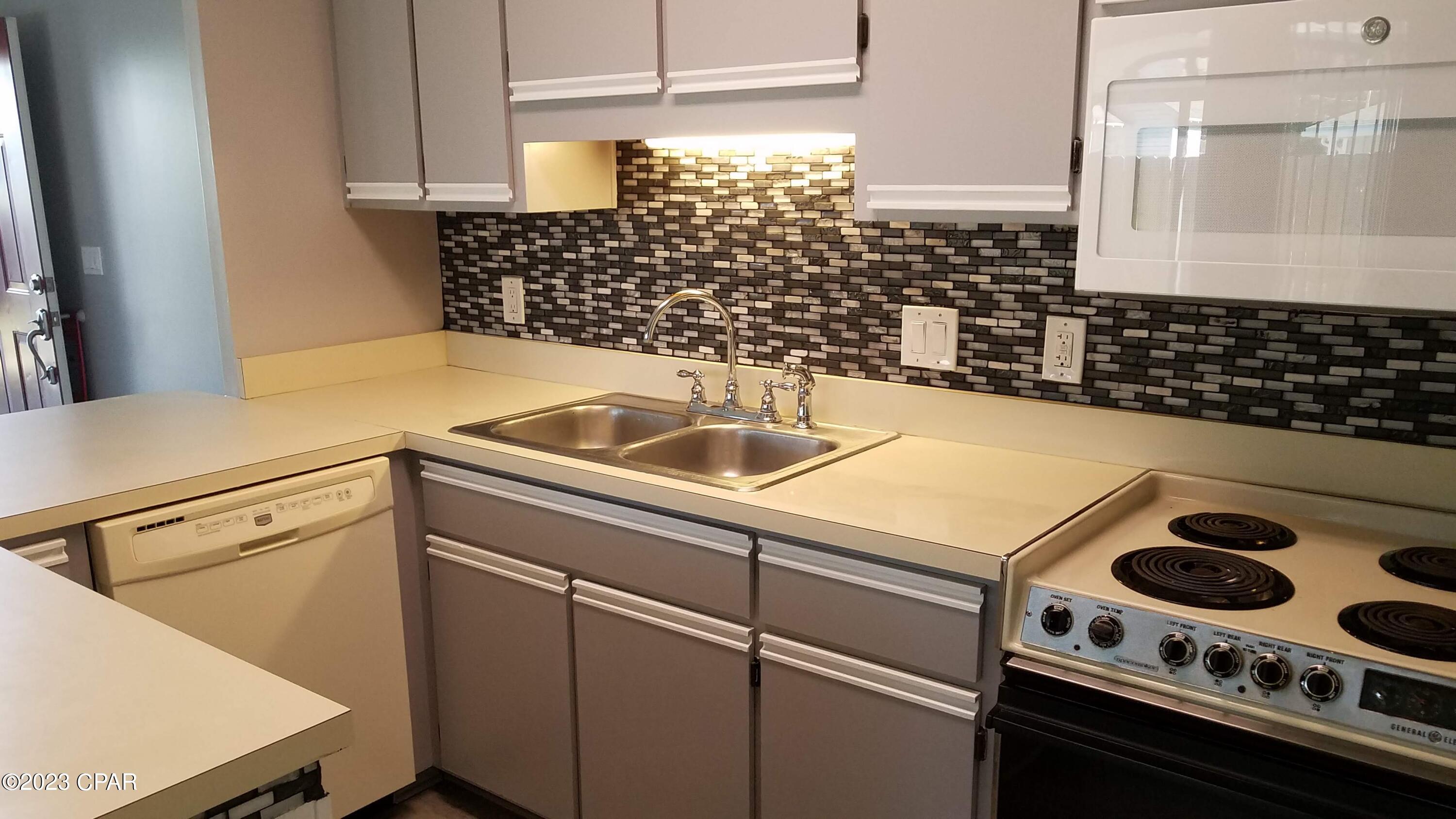 [No Recorded Subdiv] - Residential Lease