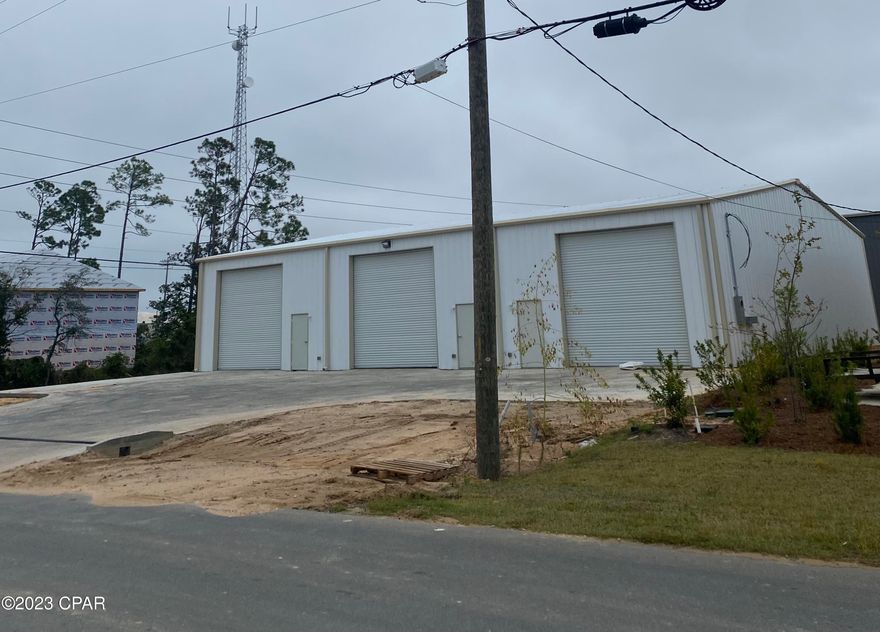 1,666sf warehouse space available on east end of Panama City Beach. Unit is 27x62 with a tall day door and a half bath located in the back of the unit. Rent is $12 per square foot with tenant responsible for their portion of utilities and trash. Available for occupancy on March 1.