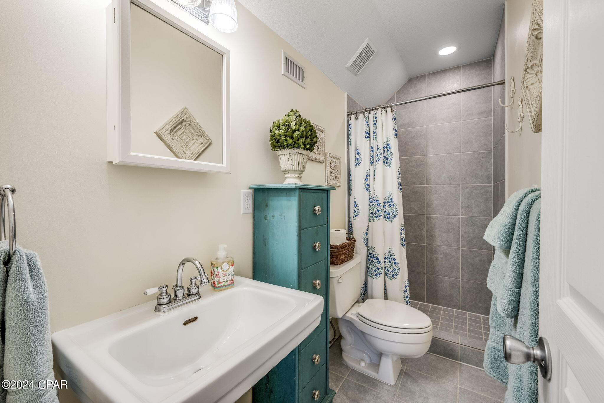 Colony Club Hrbr Ph 2 - Residential