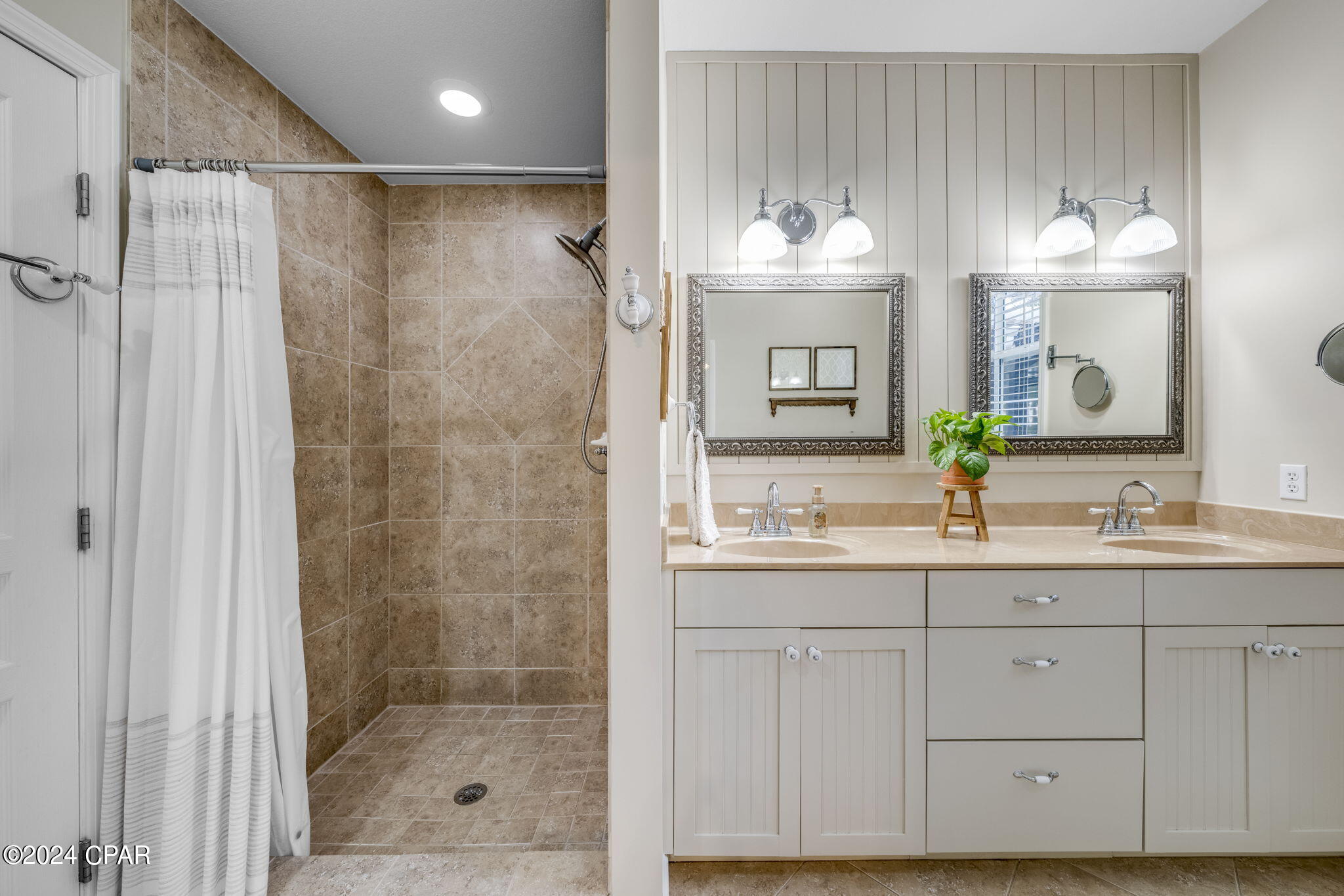 Colony Club Hrbr Ph 2 - Residential