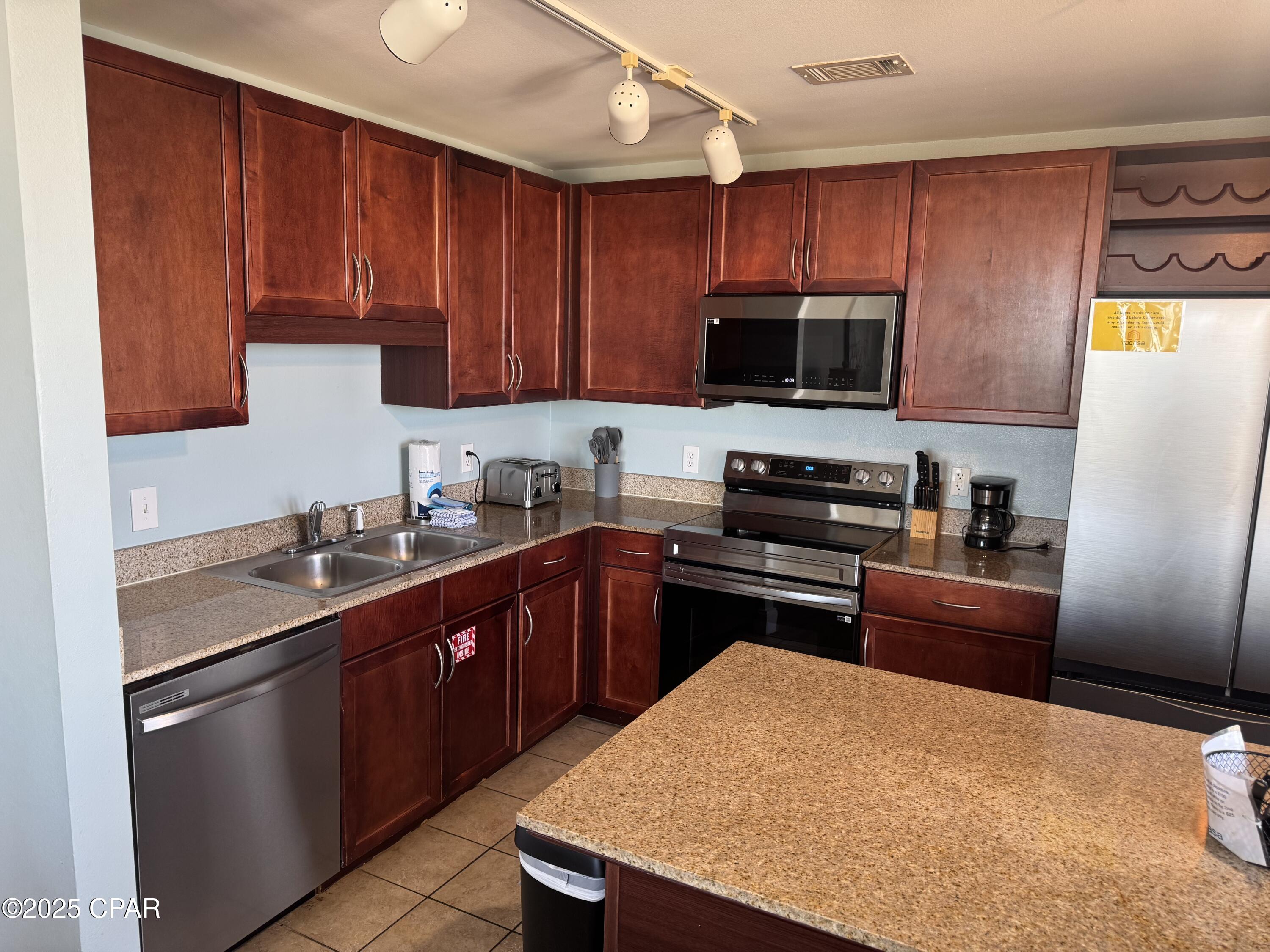 Laketown Wharf - Residential