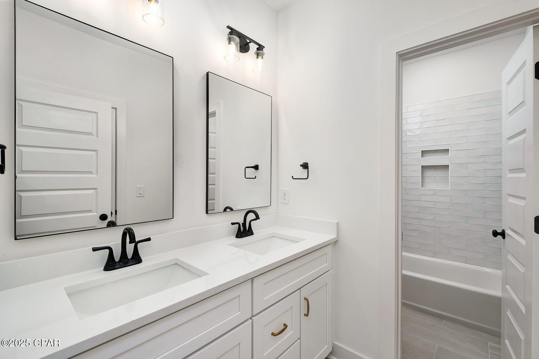 Laguna Beach 8th Add - Residential