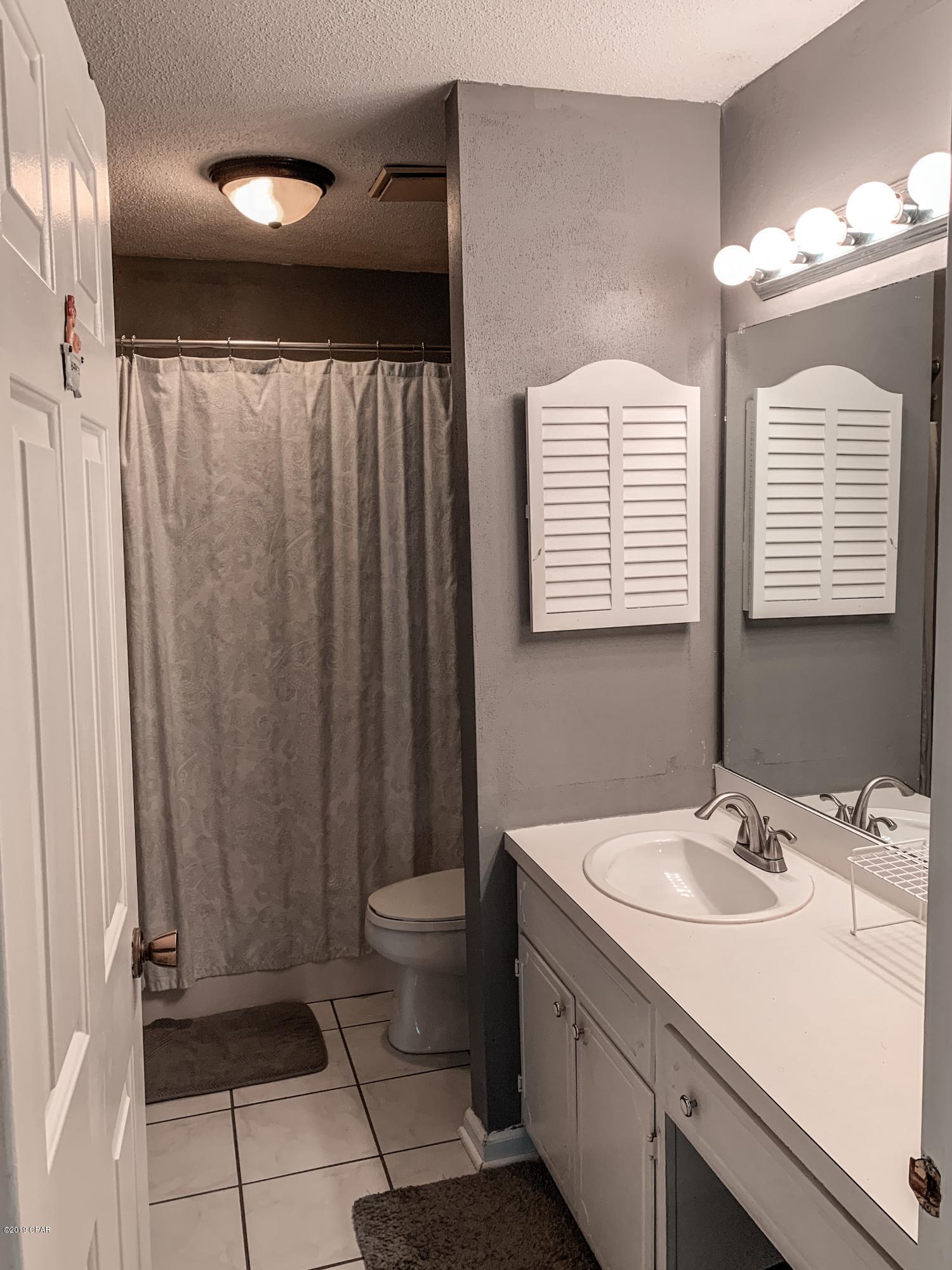 Venetian Villa 1st Add Replat - Residential