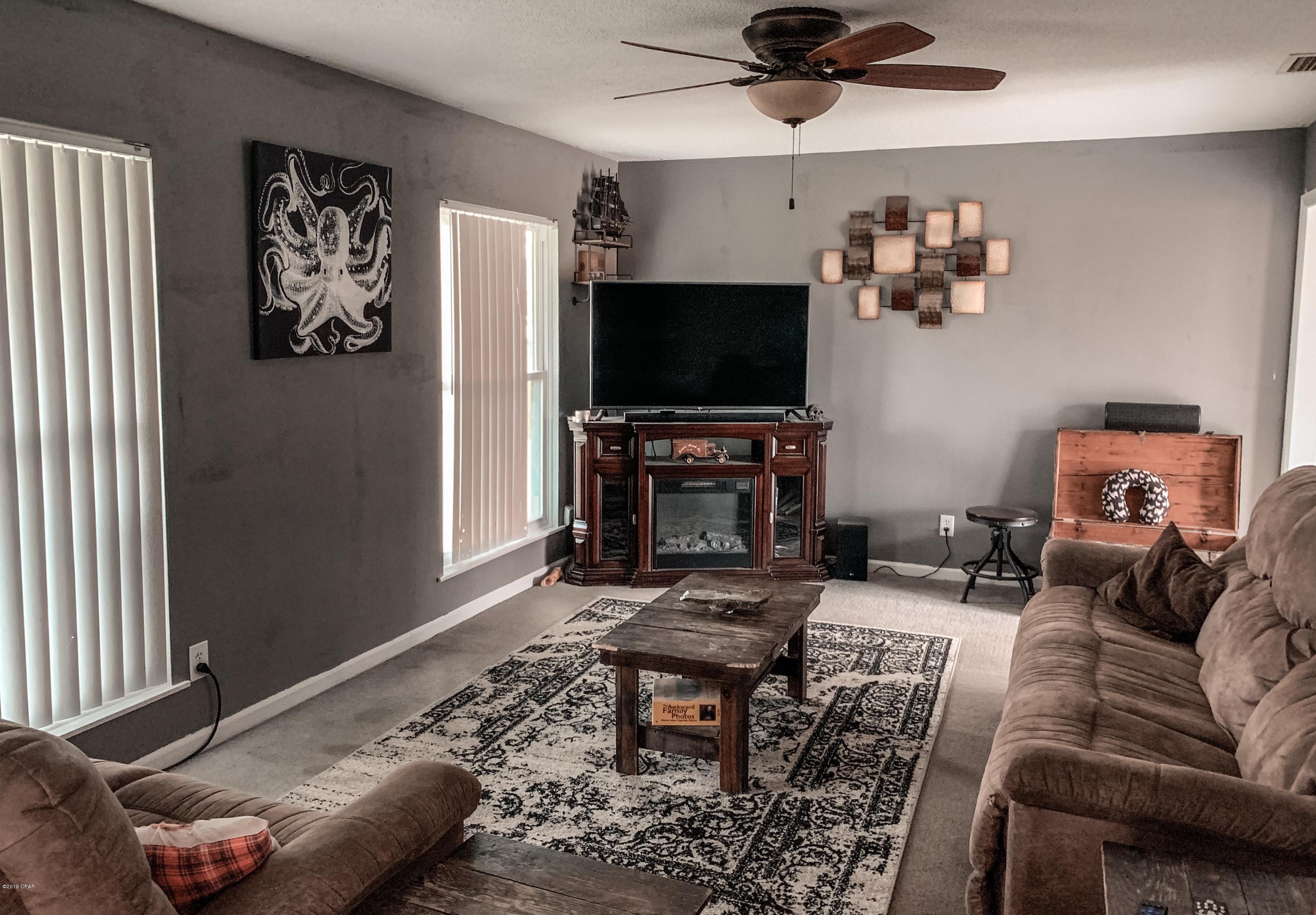 Venetian Villa 1st Add Replat - Residential