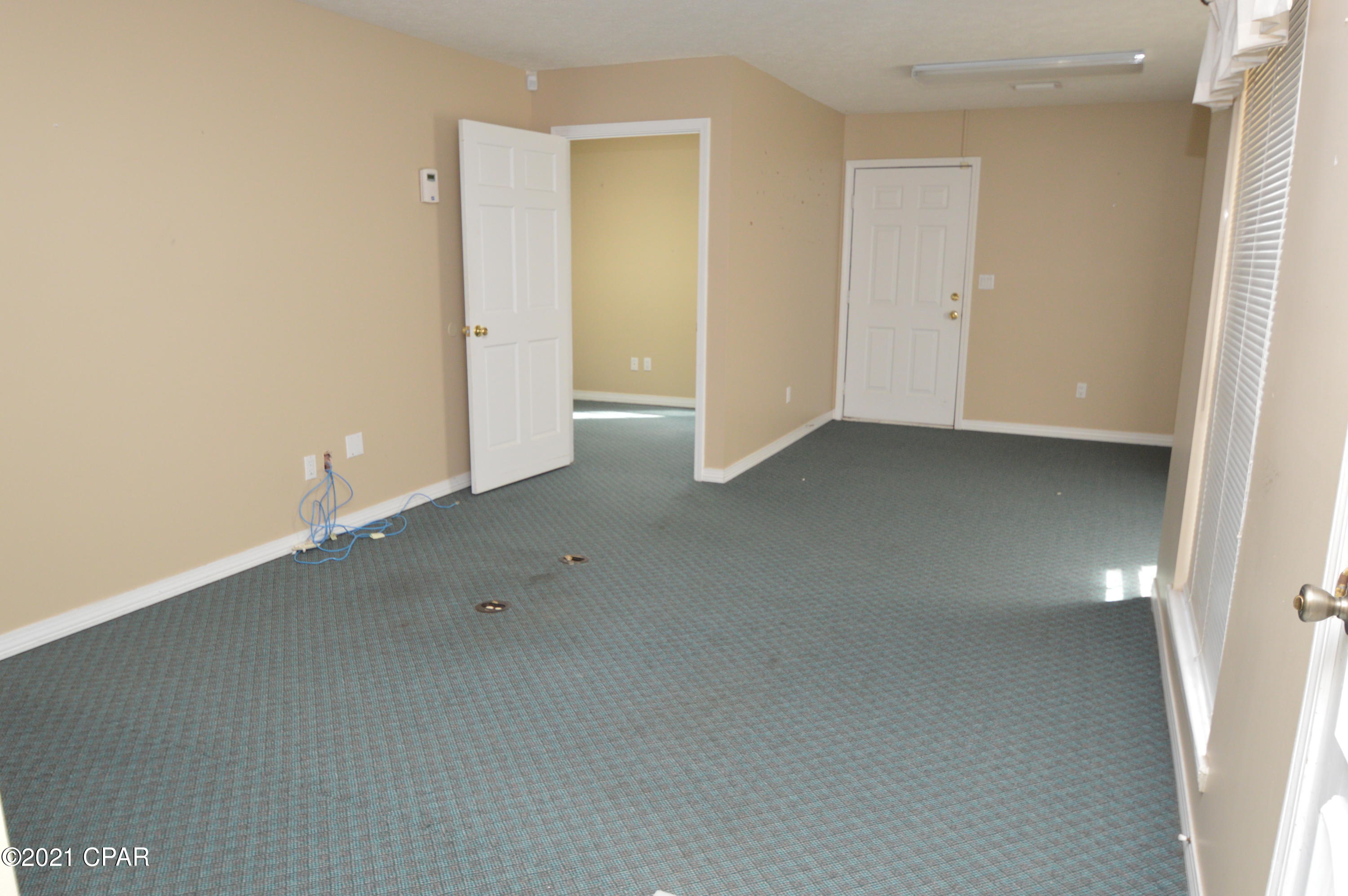 [No Recorded Subdiv] - Commercial Sale