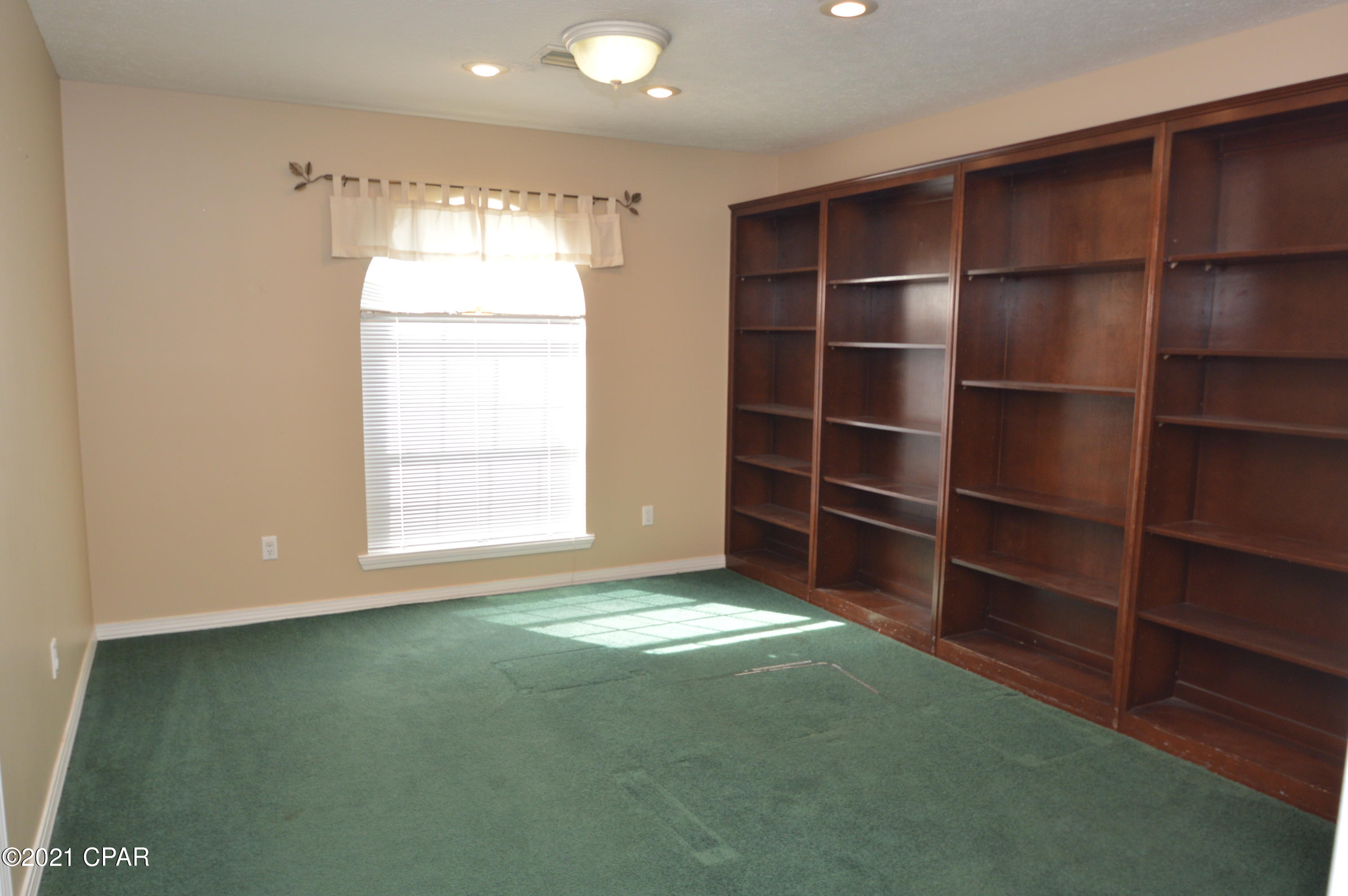 [No Recorded Subdiv] - Commercial Sale