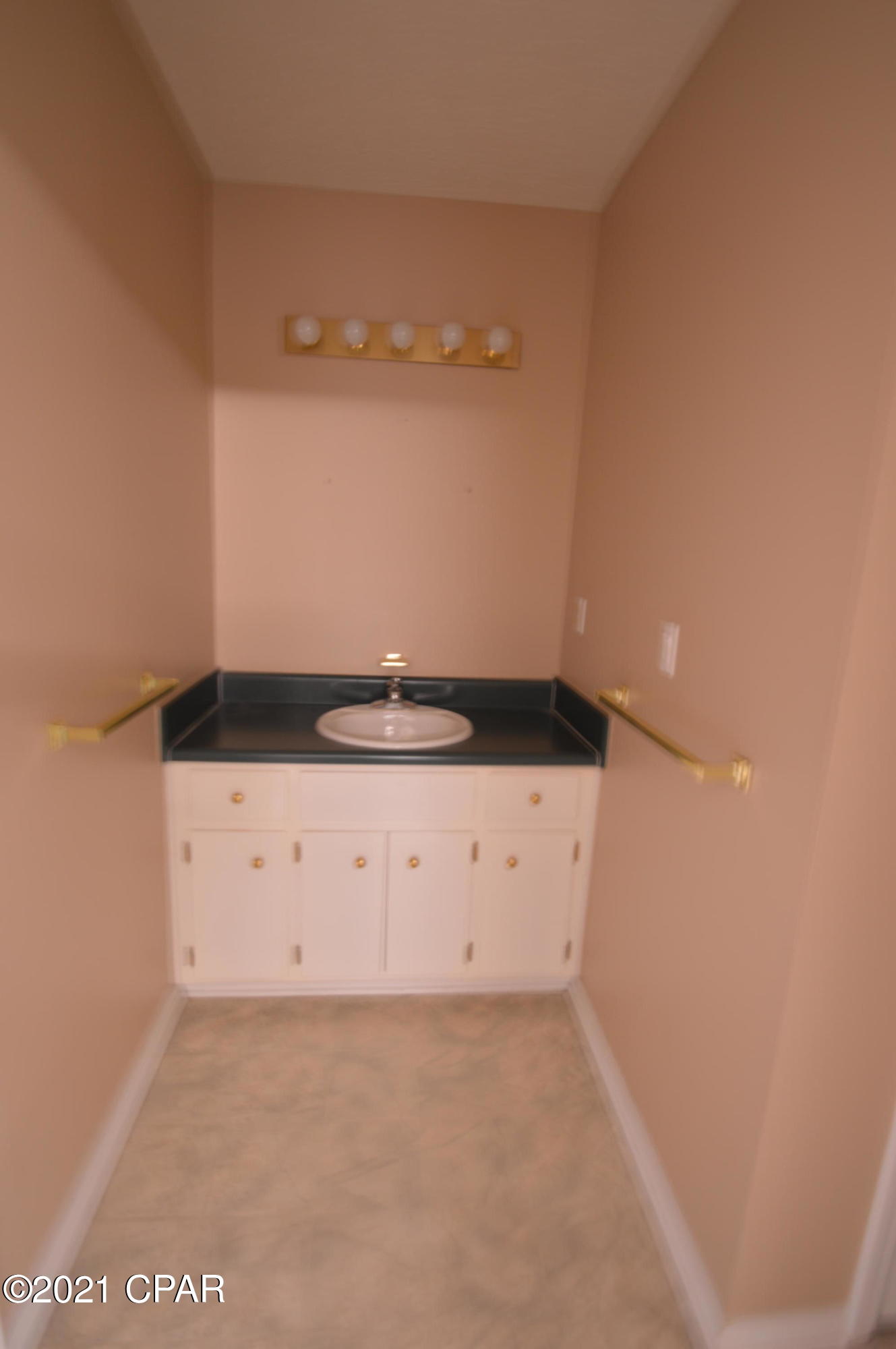 [No Recorded Subdiv] - Commercial Sale