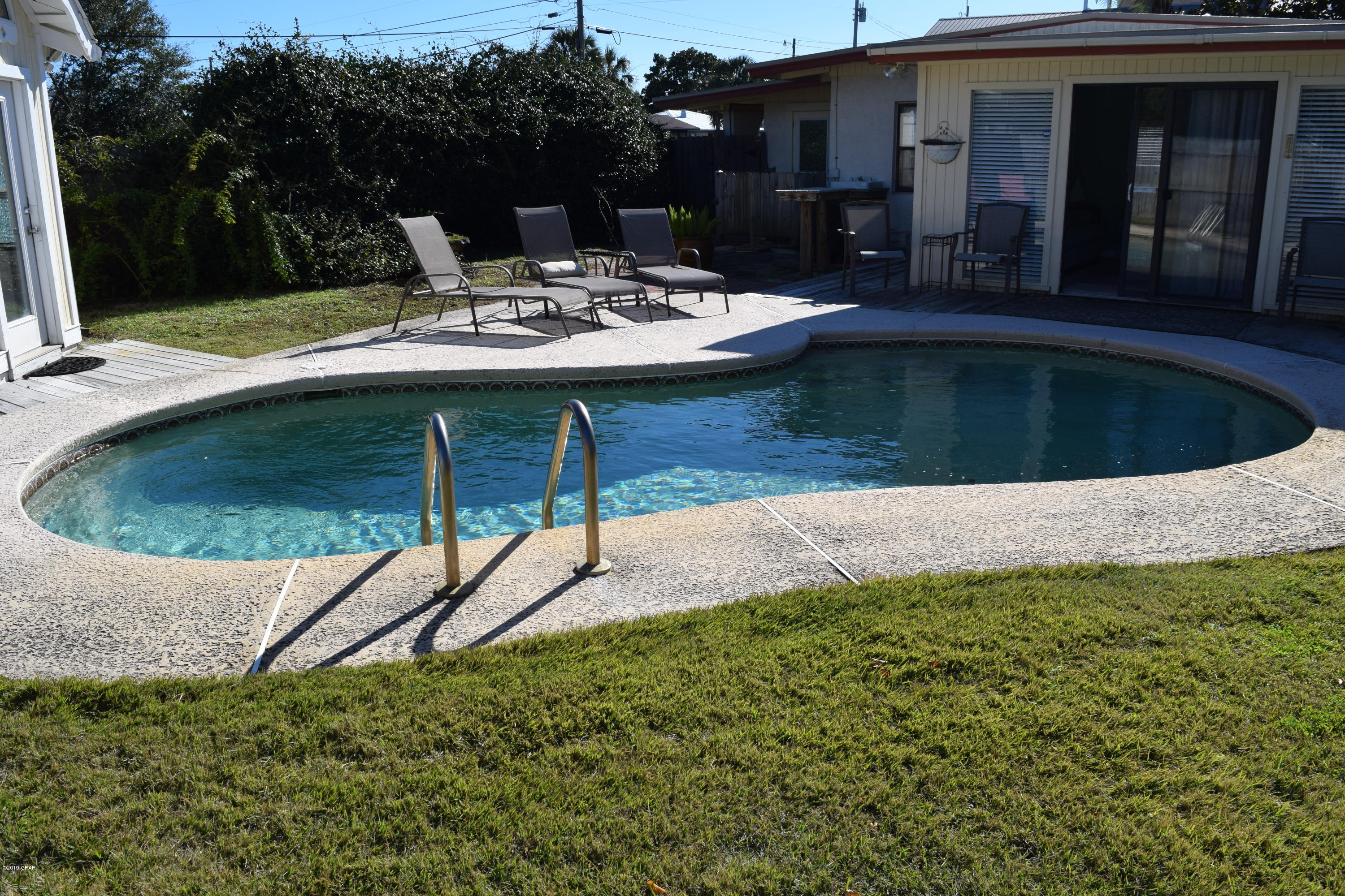 Laguna Beach Estates 7th Add - Residential