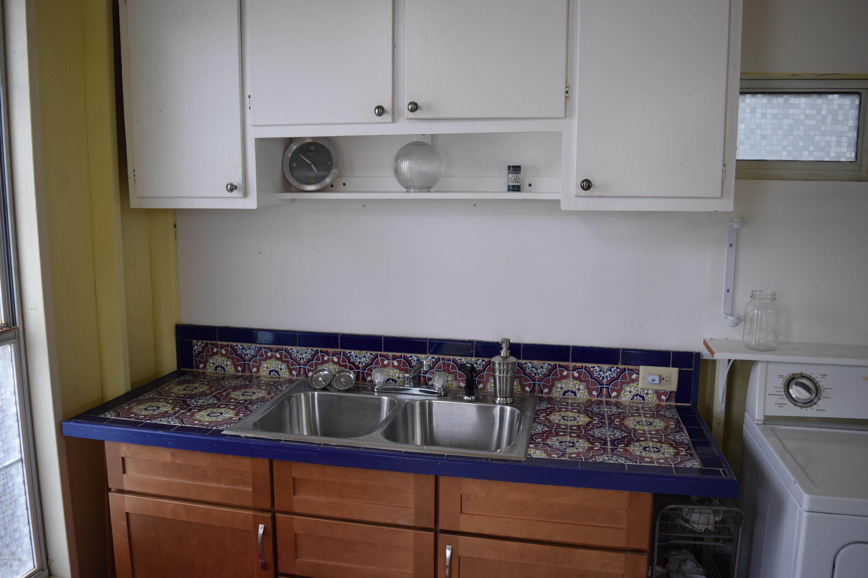 Laguna Beach Estates 7th Add - Residential