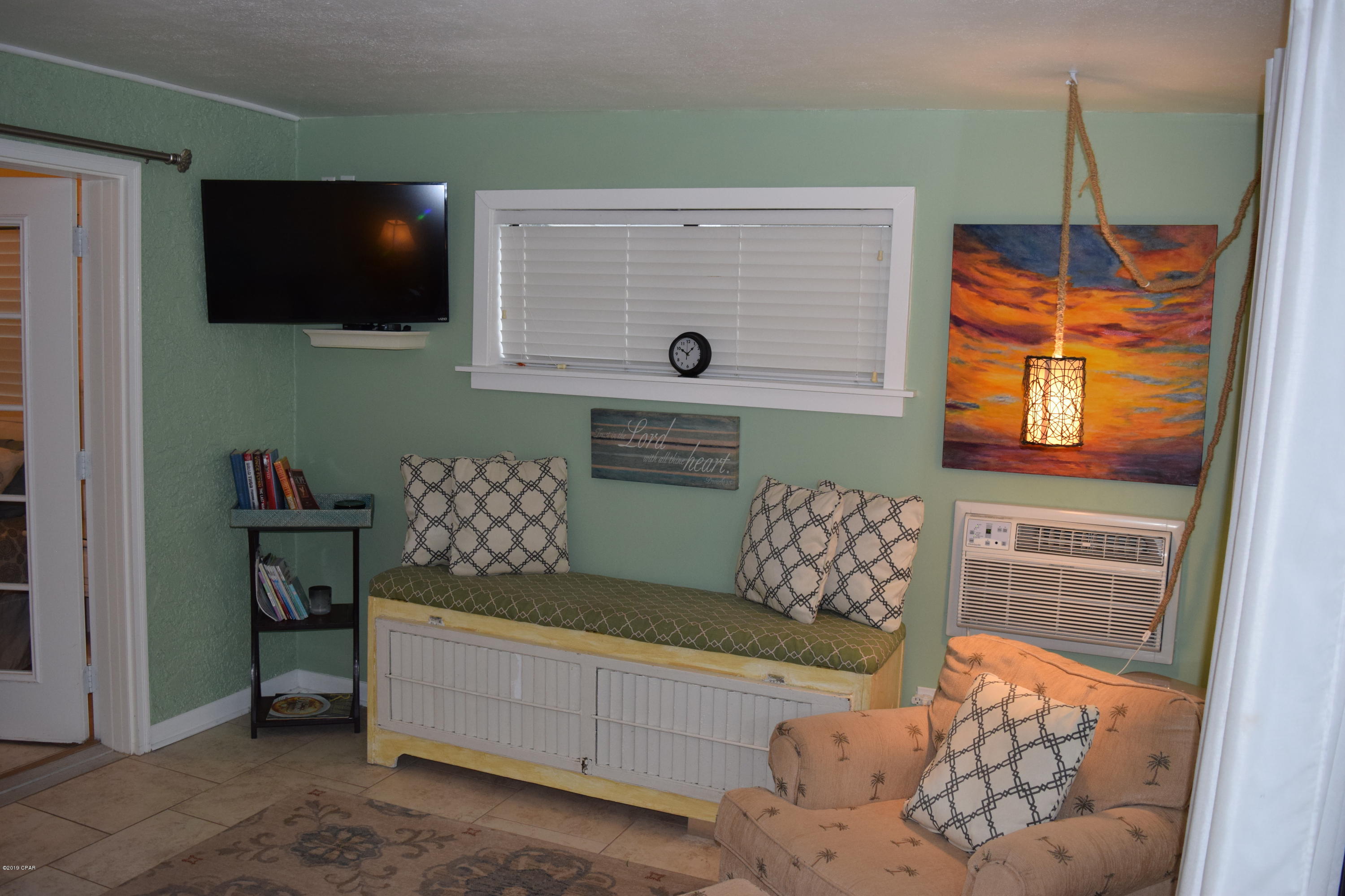 Laguna Beach Estates 7th Add - Residential