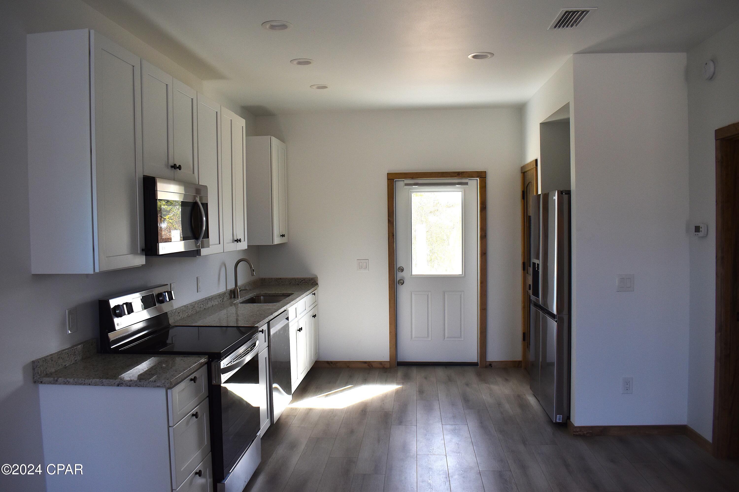 [No Recorded Subdiv] - Residential Lease