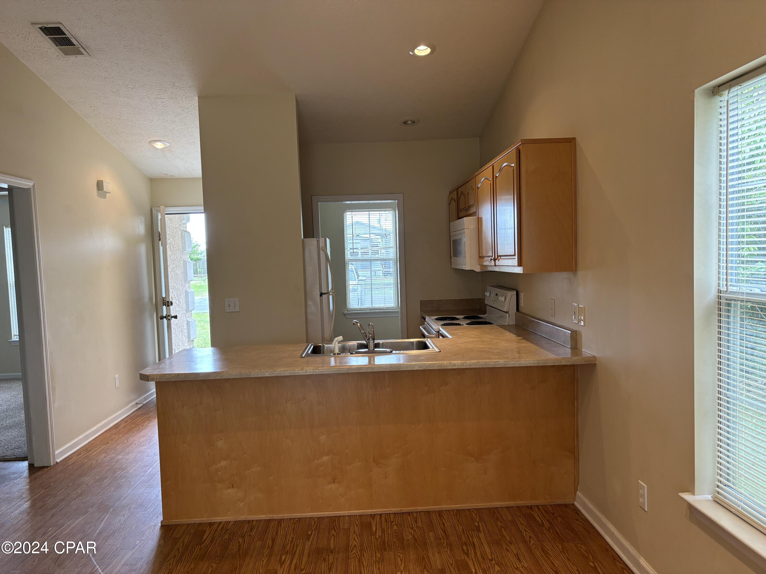 [No Recorded Subdiv] - Residential Lease