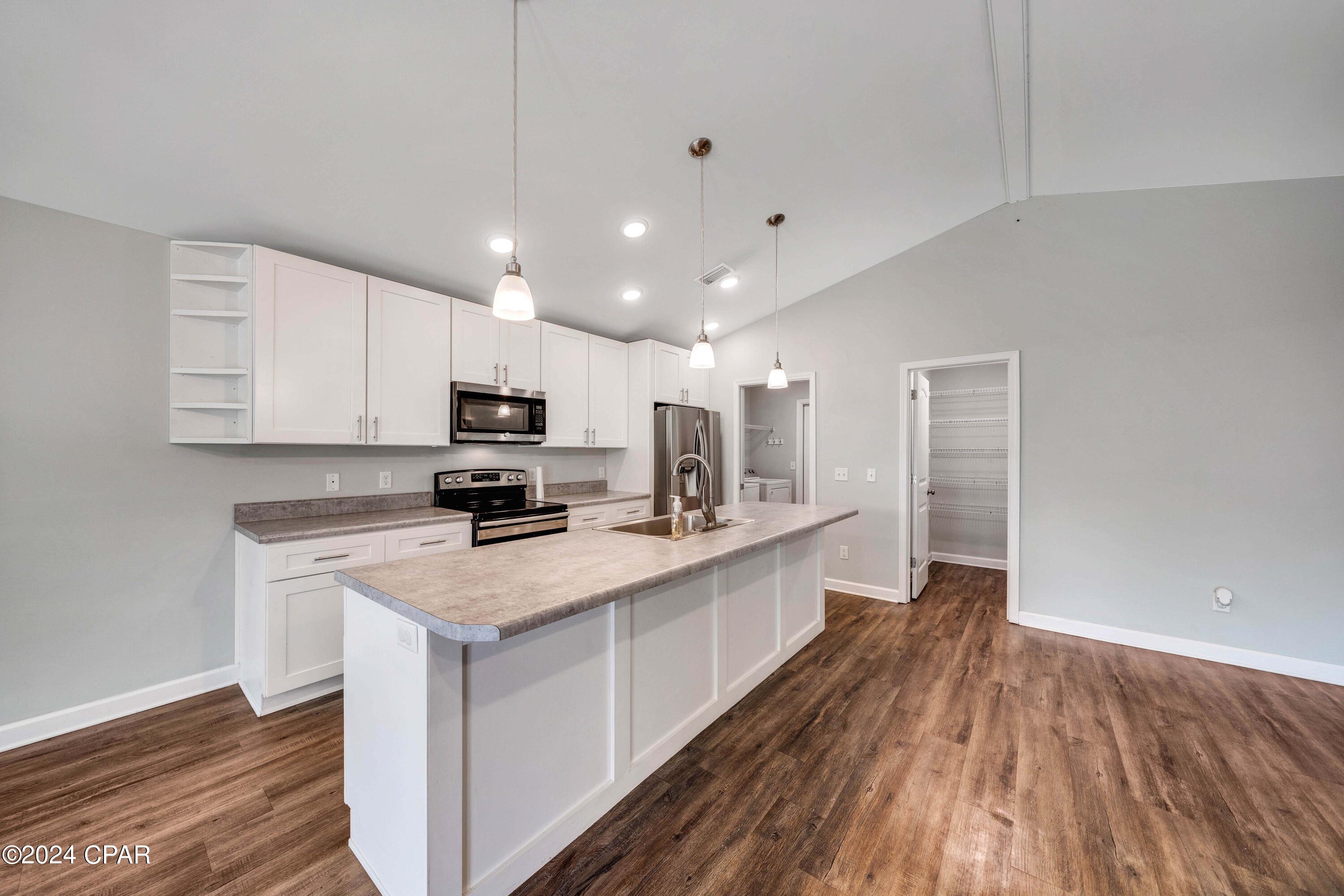 Woodlawn Village Ph 1 - Residential Lease