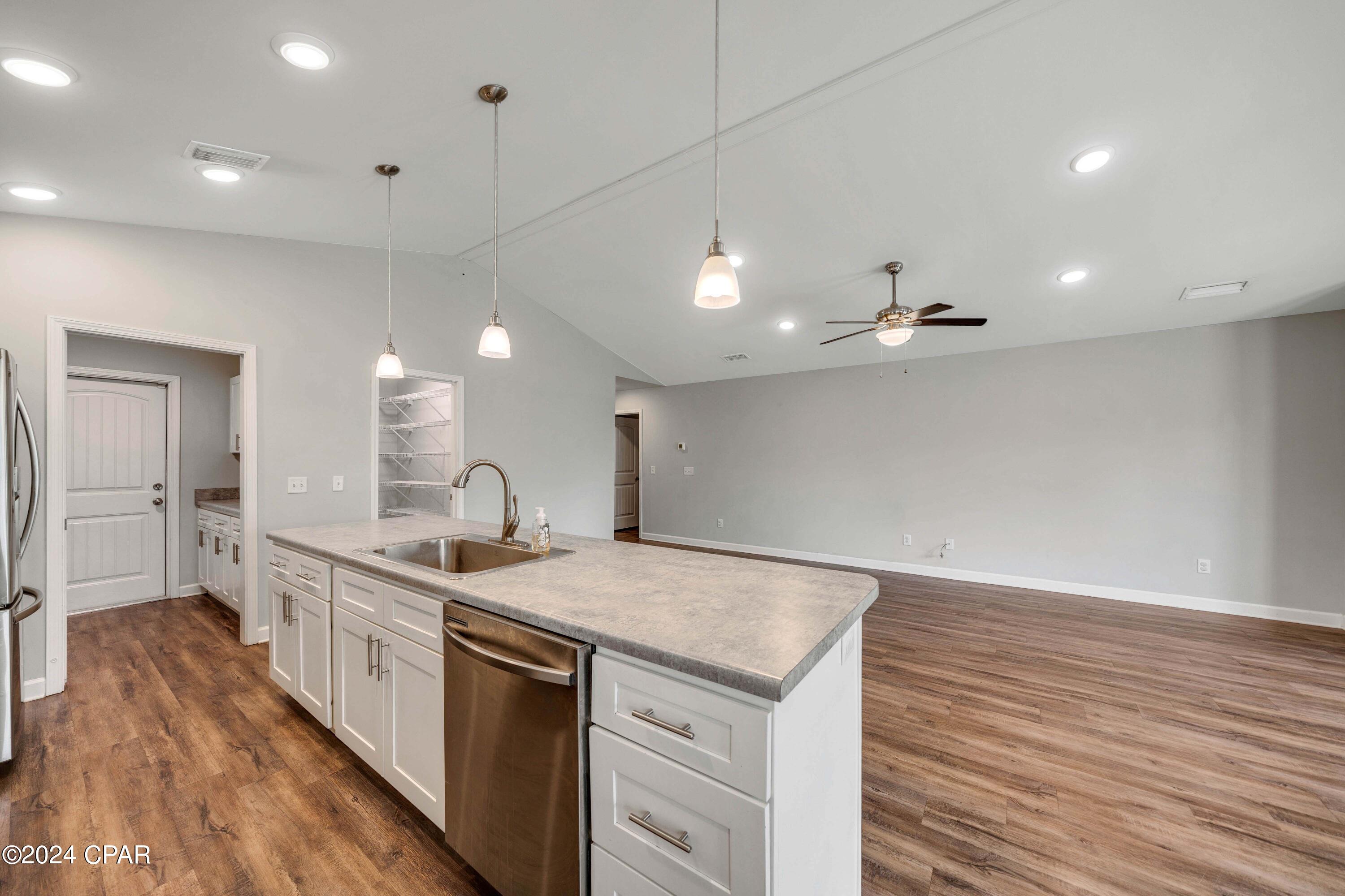 Woodlawn Village Ph 1 - Residential Lease