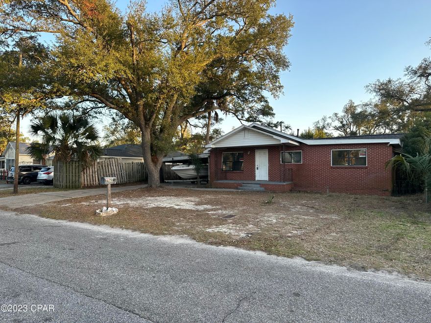 Great opportunity to own this home located just minutes from the water.  This is the perfect fixer up. Close to shopping, dining and entertainment! Don't miss out on this great diamond in the rough. With a little TLC this home could be your next home, rental or flip! Property is being sold AS IS. Buyer to verify all pertinent information including sq footage and lot dimensions.