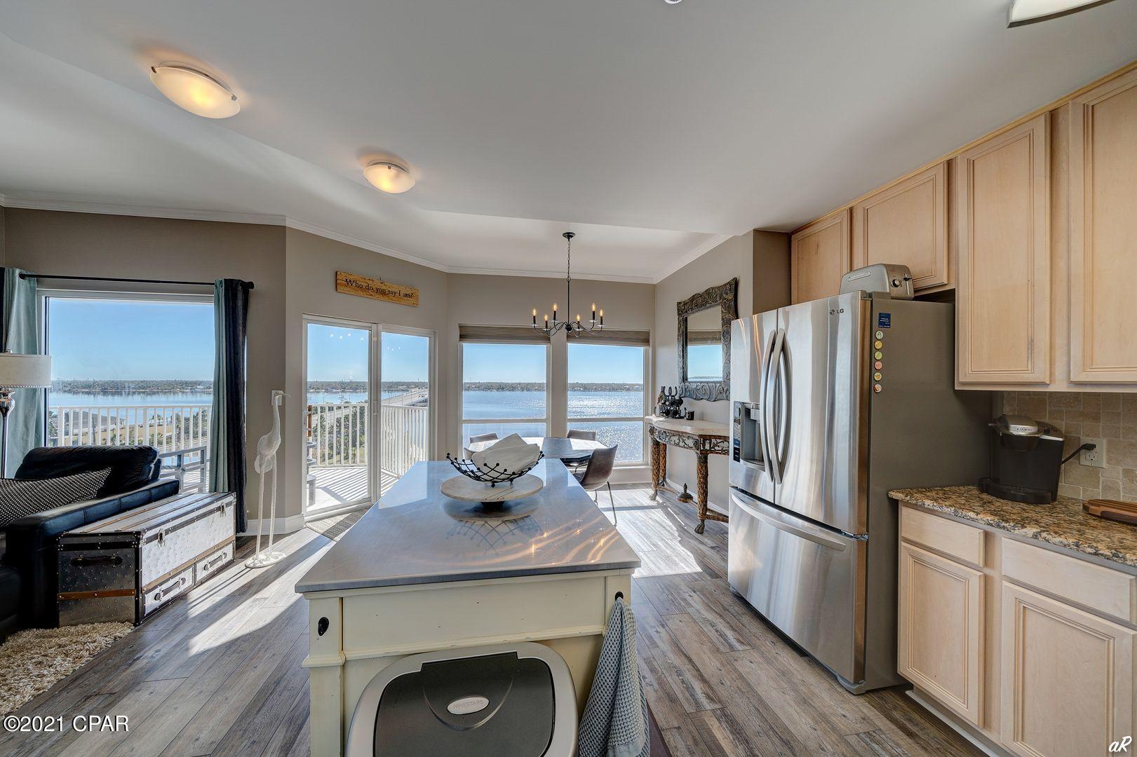 Marina Bay Condo - Residential